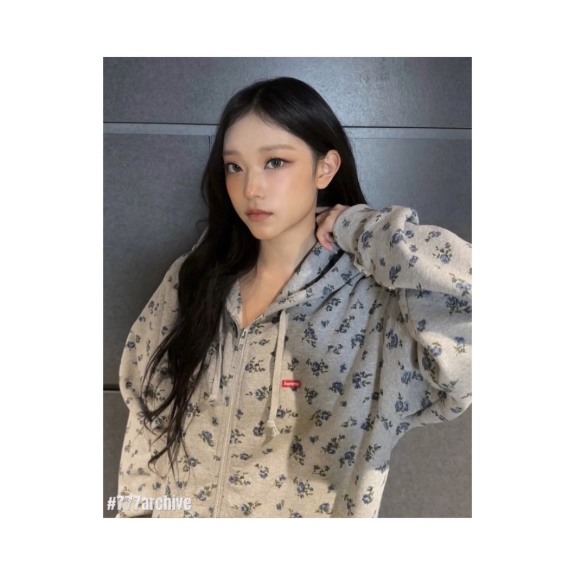 Supreme Small Box Zip Up Hooded Sweatshirt Flowers - 23FW 착용 스타일 - 2