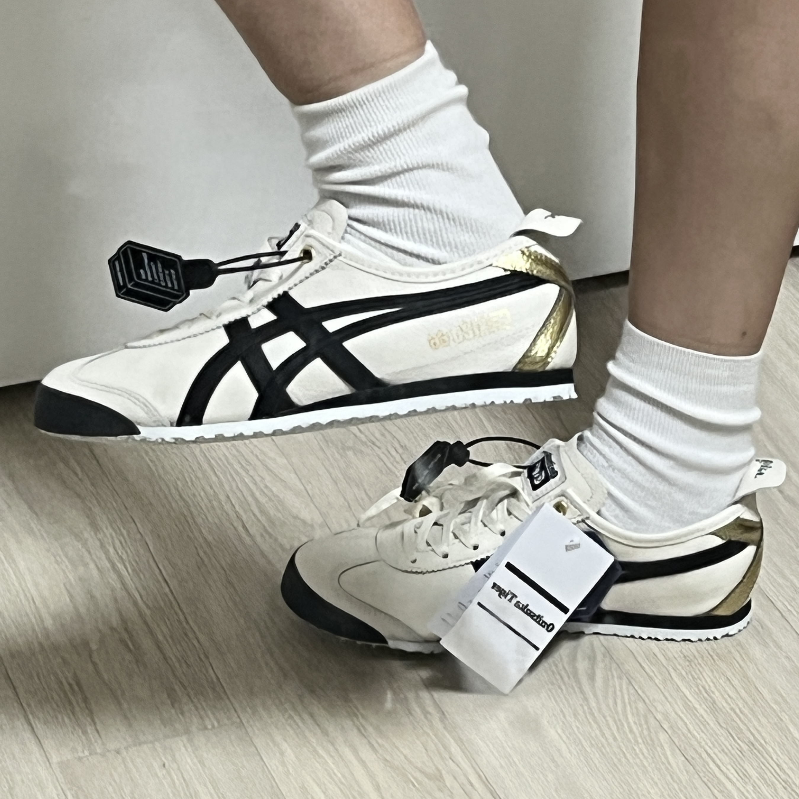 Onitsuka Tiger Mexico 66 Cream Black 착용 스타일 - 6