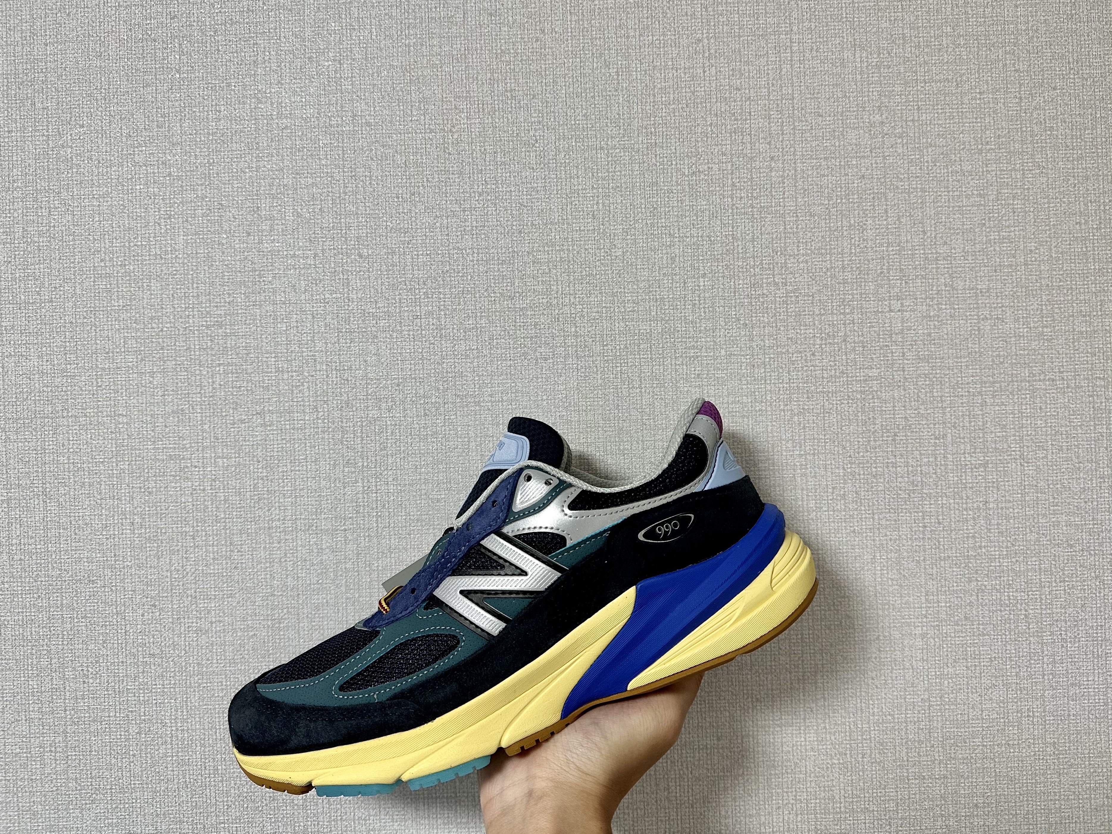 New Balance x Action Bronson 990v6 Made in USA Lapis Lazuli 착용 스타일 - 2