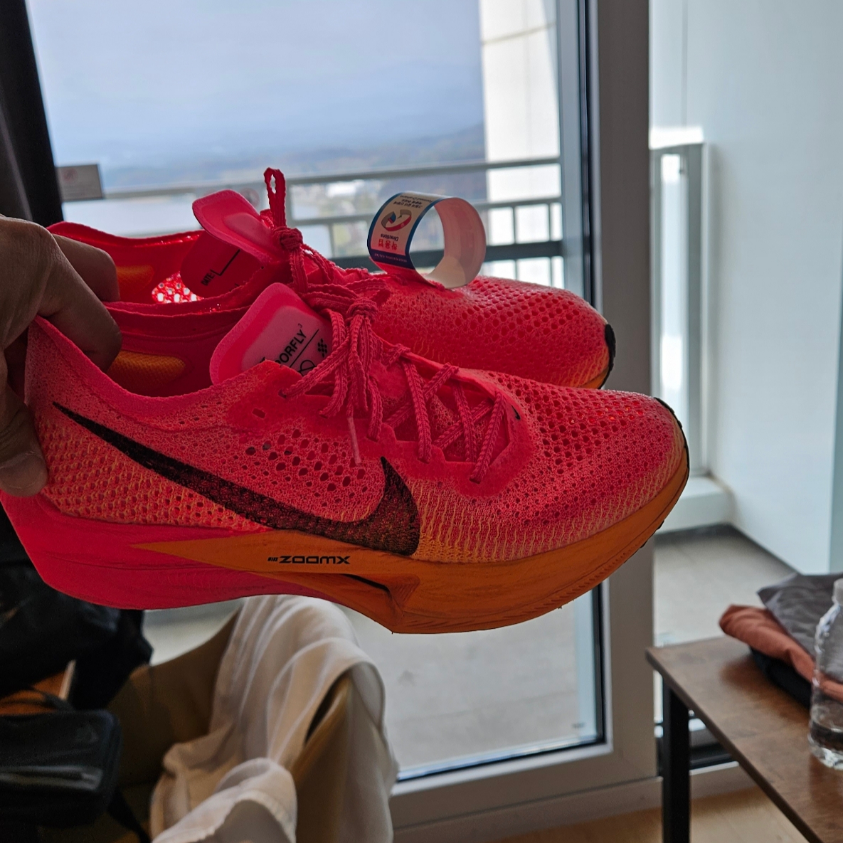 Nike ZoomX Vaporfly Next% 3 Hyper Pink 착용 스타일