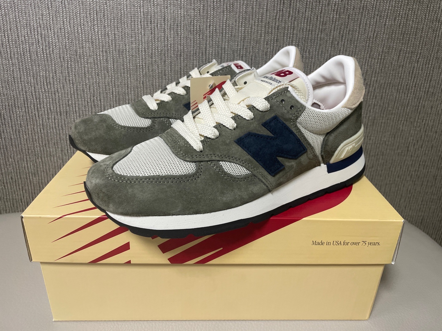 New Balance 990v1 Made in USA Olive 착용 스타일