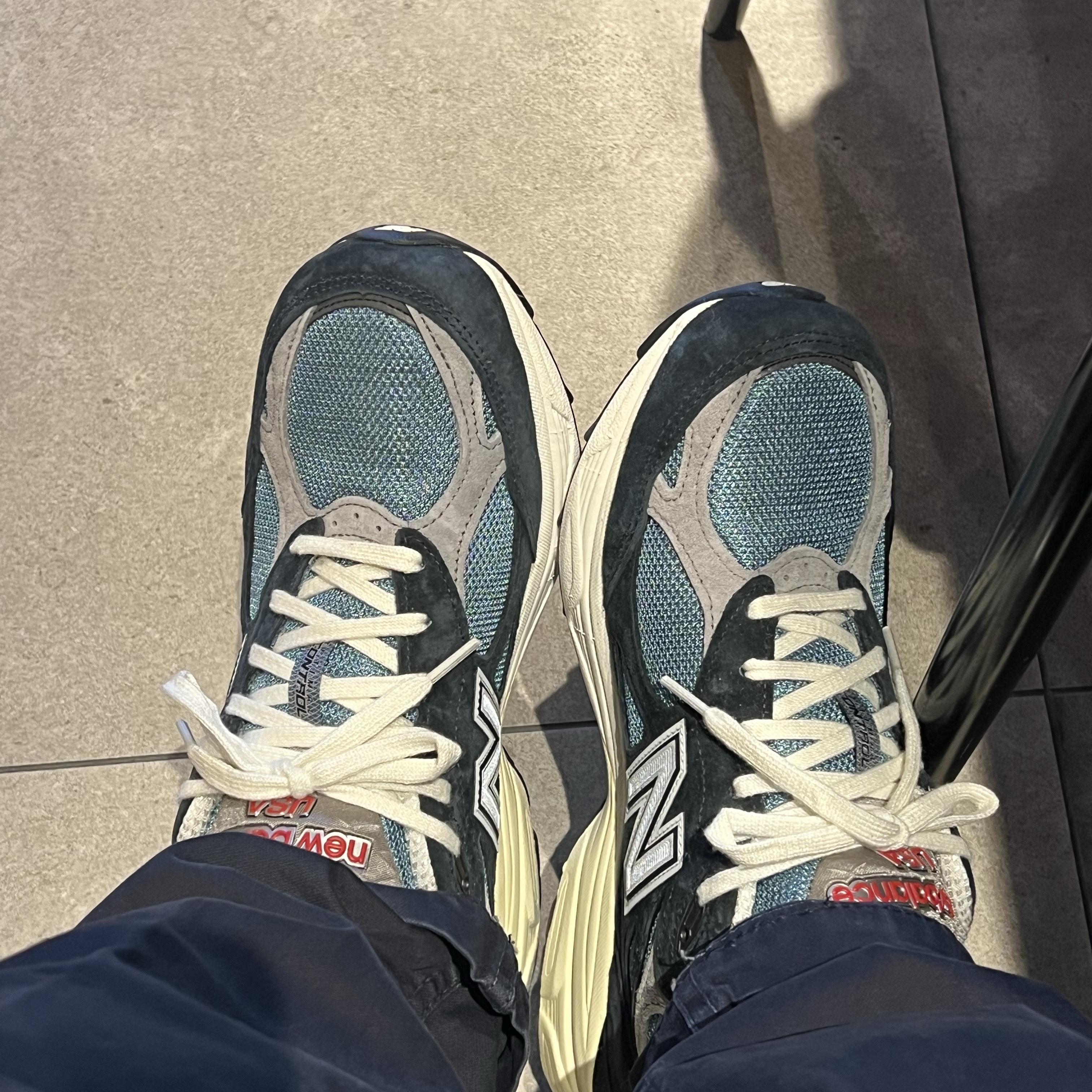 New Balance 990v3 Made in USA Navy Spring Tide 착용 스타일