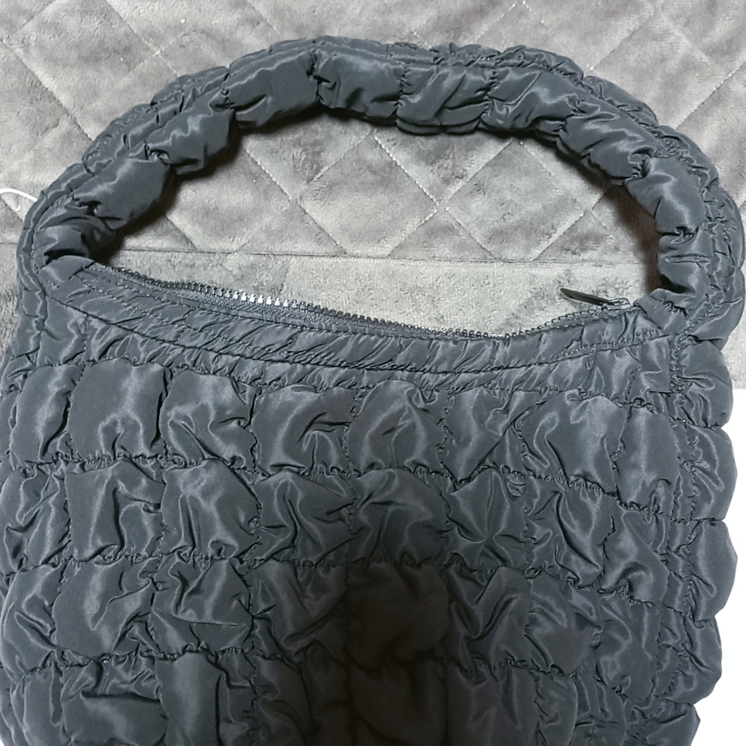 COS Quilted Mini Bag Black 착용 스타일
