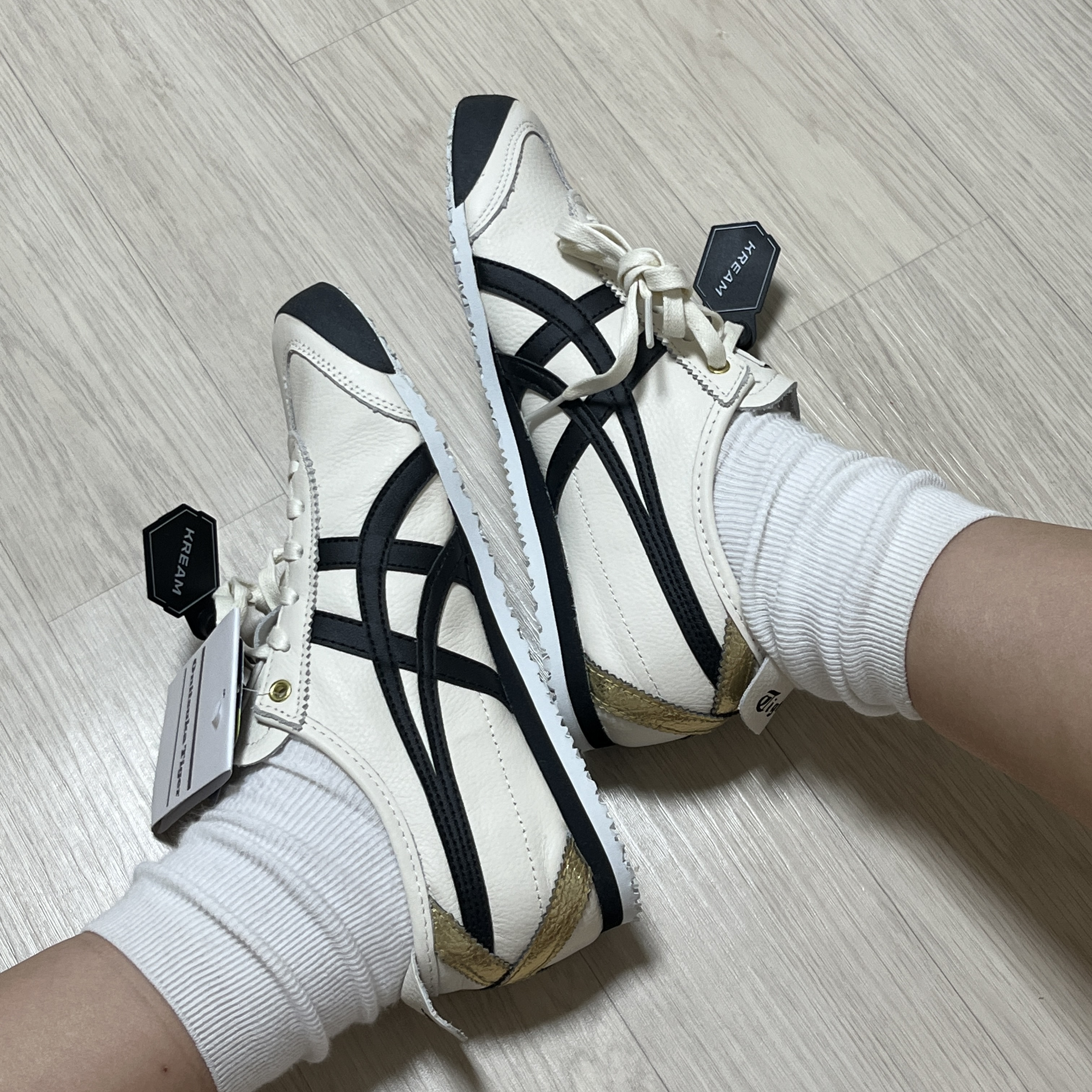 Onitsuka Tiger Mexico 66 Cream Black 착용 스타일 - 5