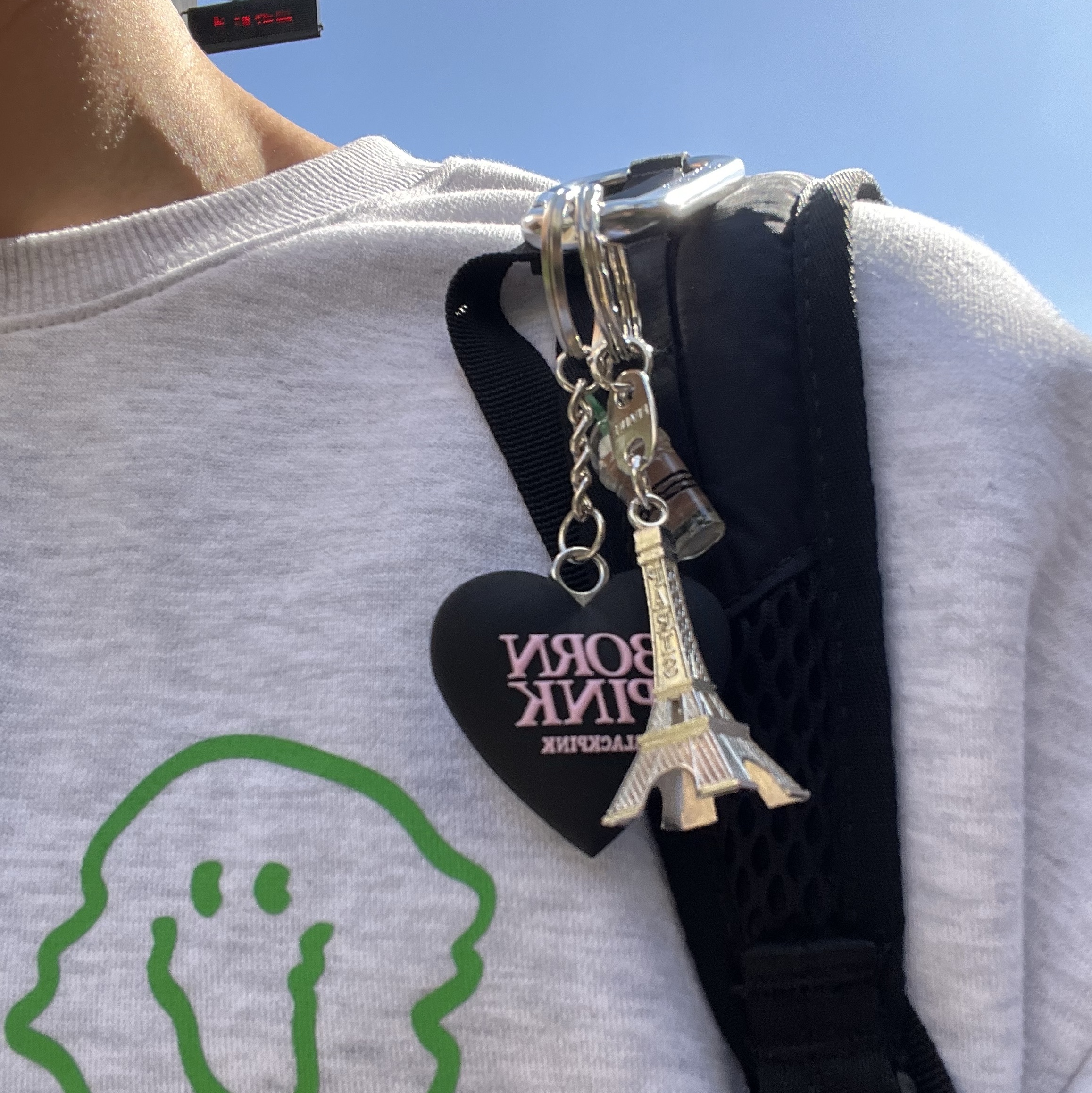 Verdy x Blackpink Heart Keychain Black 착용 스타일