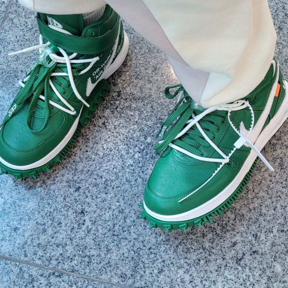 Nike x Off-White Air Force 1 Mid SP Leather Pine Green 착용 스타일