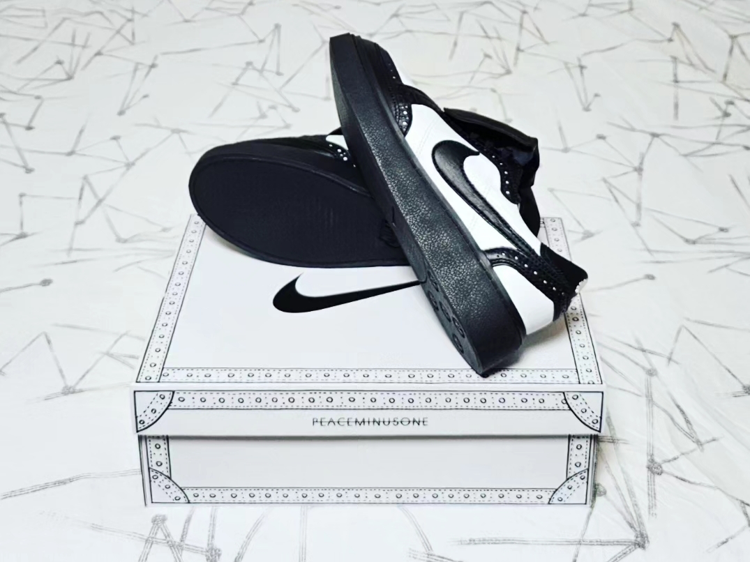 Nike x Peaceminusone Kwondo1 Black and White 착용 스타일 - 4