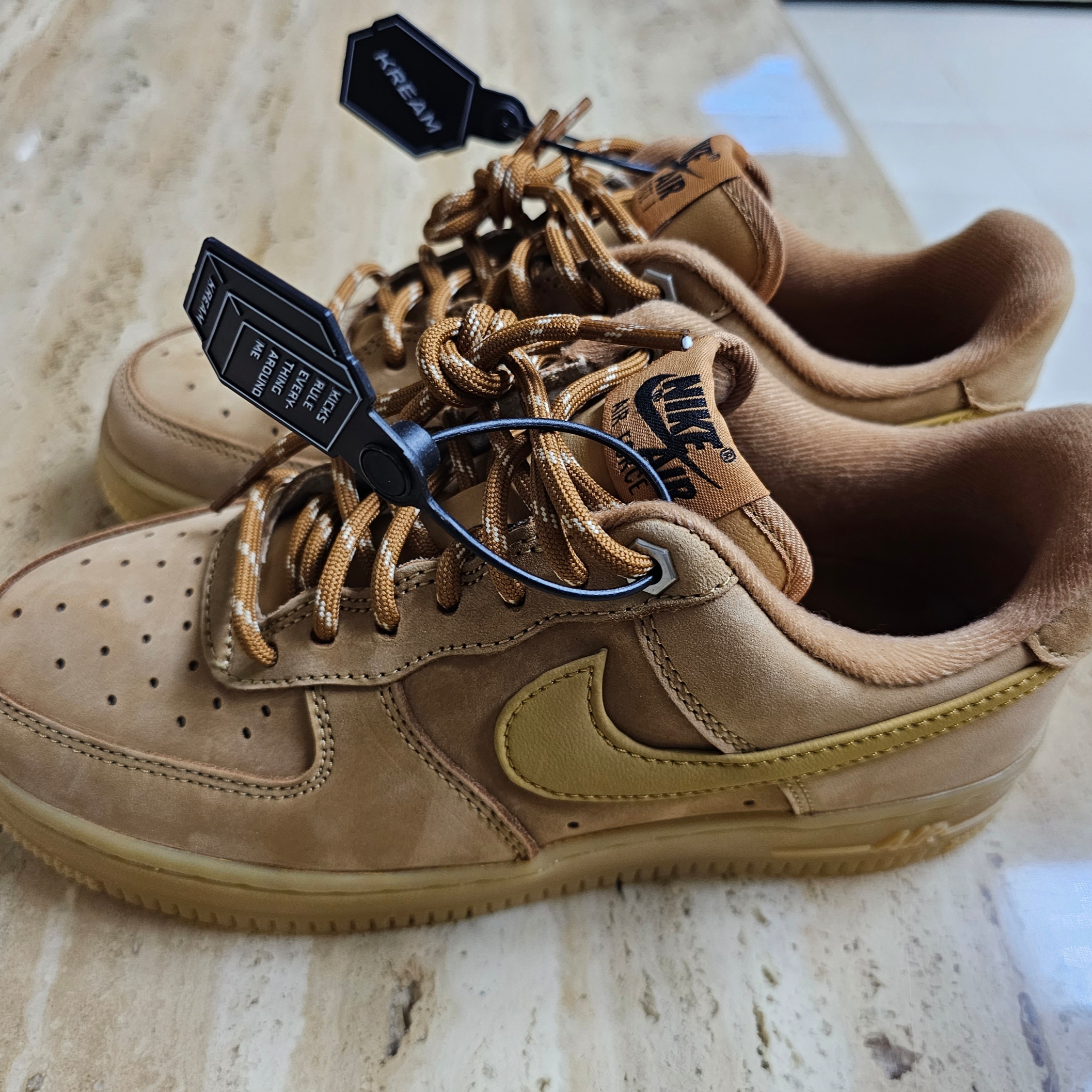 Nike Air Force 1 '07 WB Flax 착용 스타일 - 2