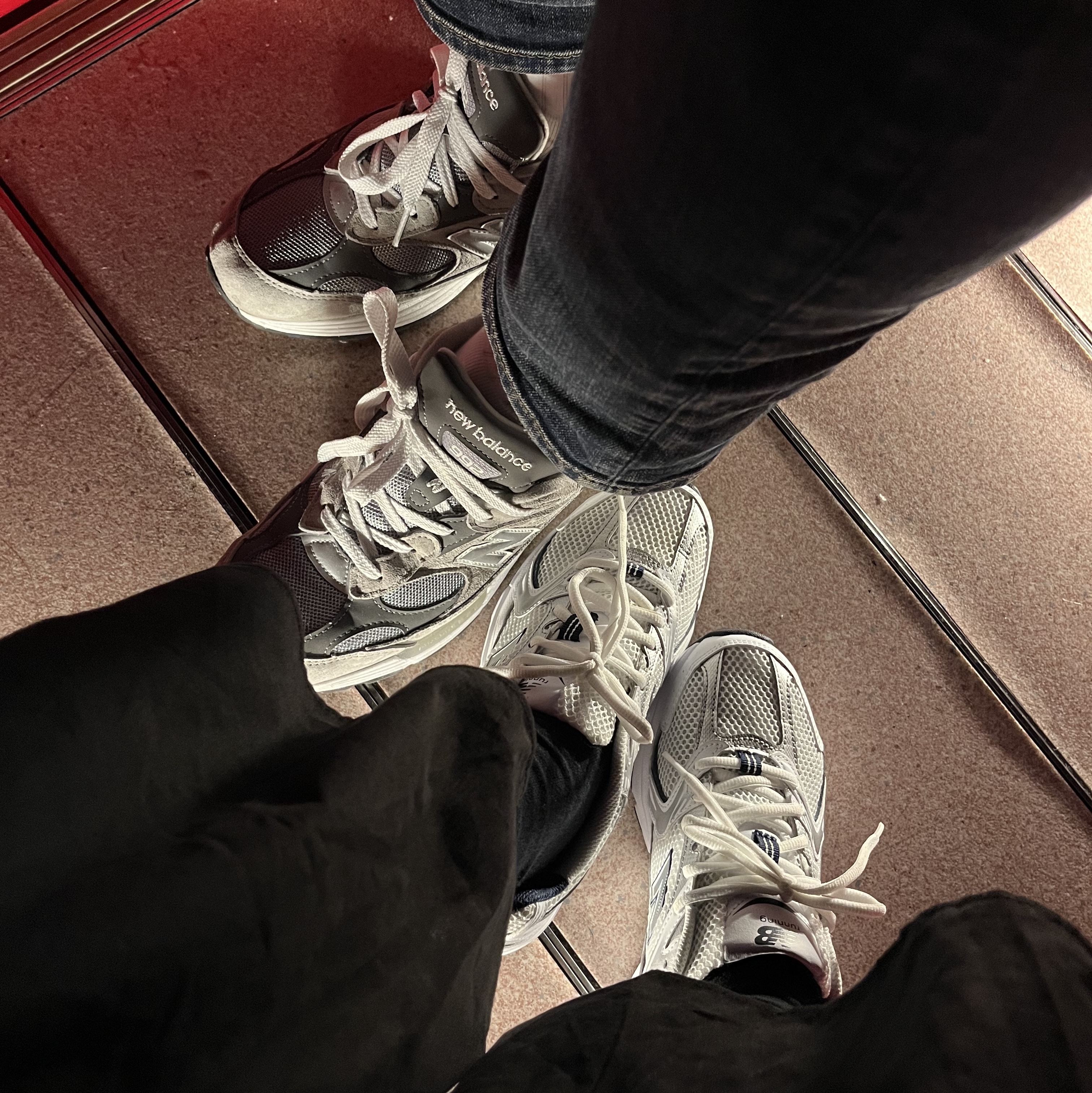 New Balance 530 White, New Balance 992 Made in USA Grey - D Standard 착용 스타일