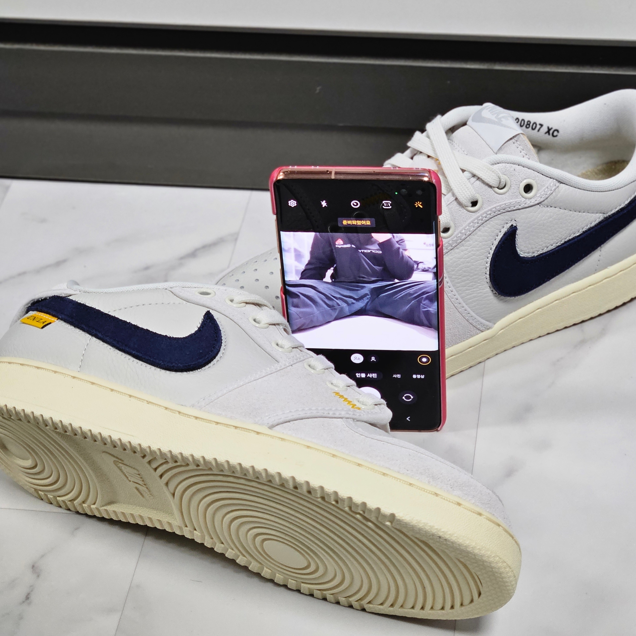 Jordan 1 x Union KO Low Sail Neutral Grey 착용 스타일