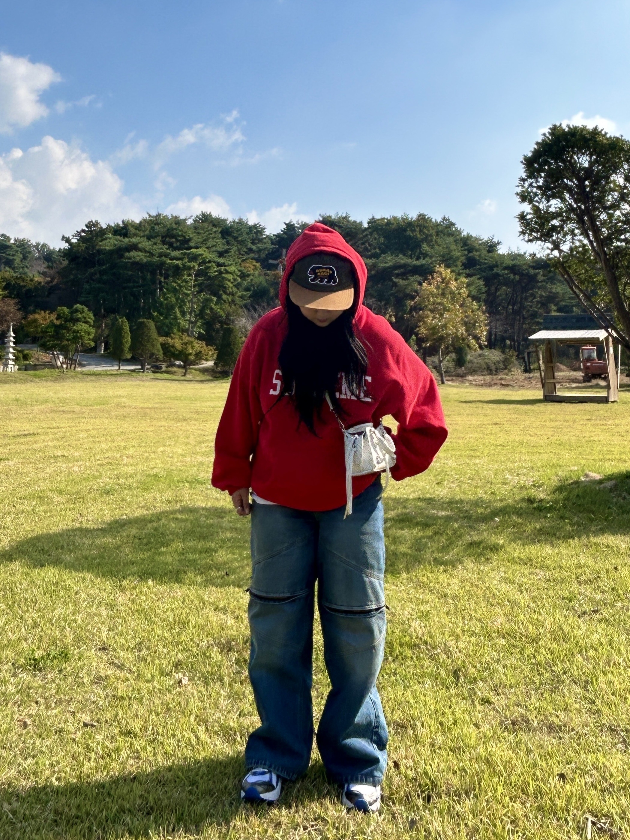 Human Made 5 Panel Twill Cap #2 Olive Drab, Supreme Varsity Hooded Sweatshirt Red - 23FW 착용 스타일 - 3
