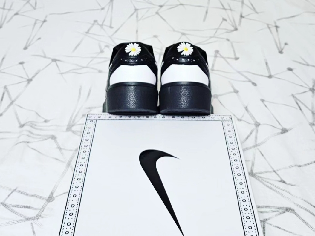 Nike x Peaceminusone Kwondo1 Black and White 착용 스타일 - 5