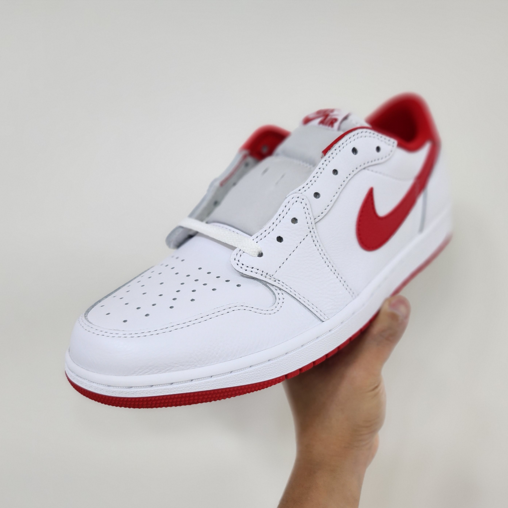 Jordan 1 Retro Low OG University Red 착용 스타일 - 1