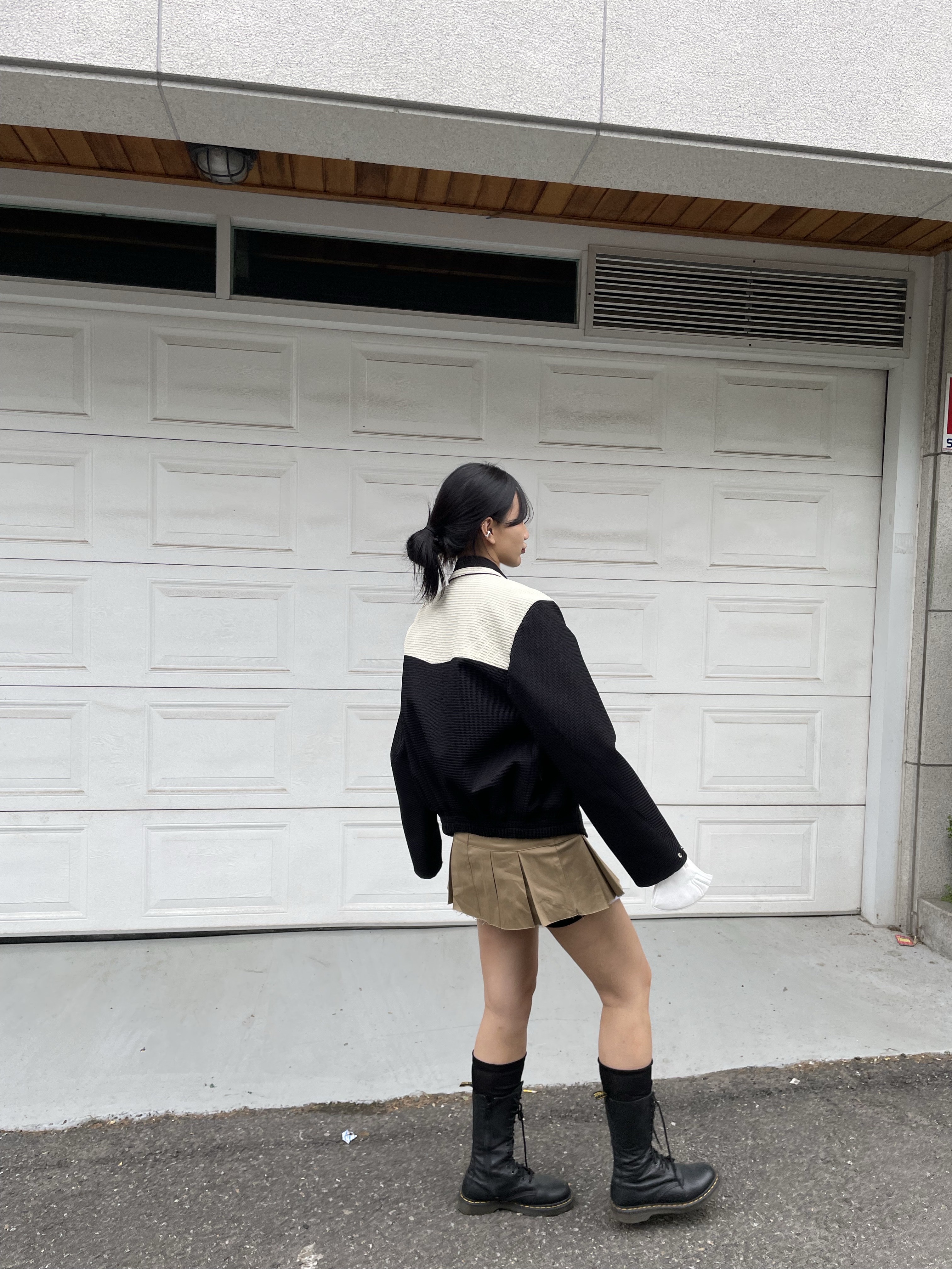(W) Dr. Martens 1B99 Boots Black 착용 스타일 - 2