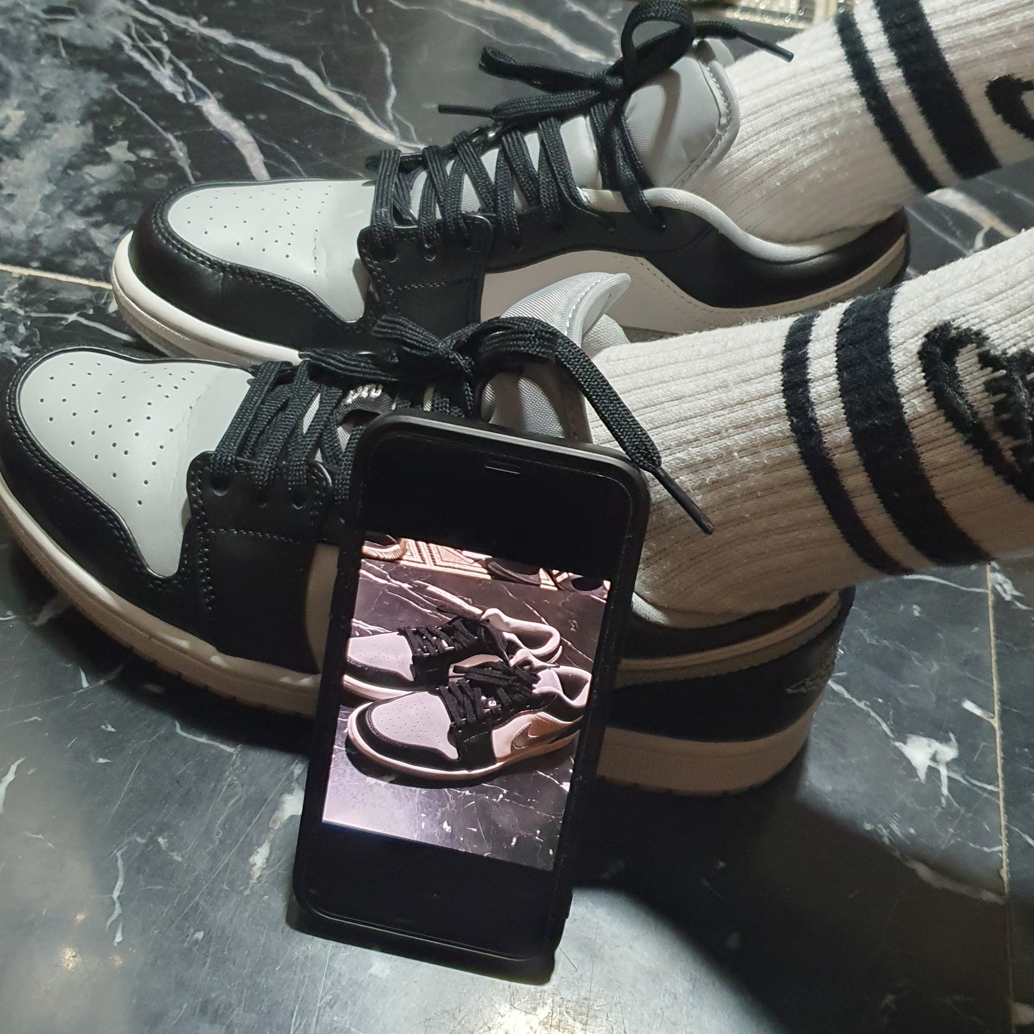 Jordan 1 Low Black Light Smoke Grey 착용 스타일