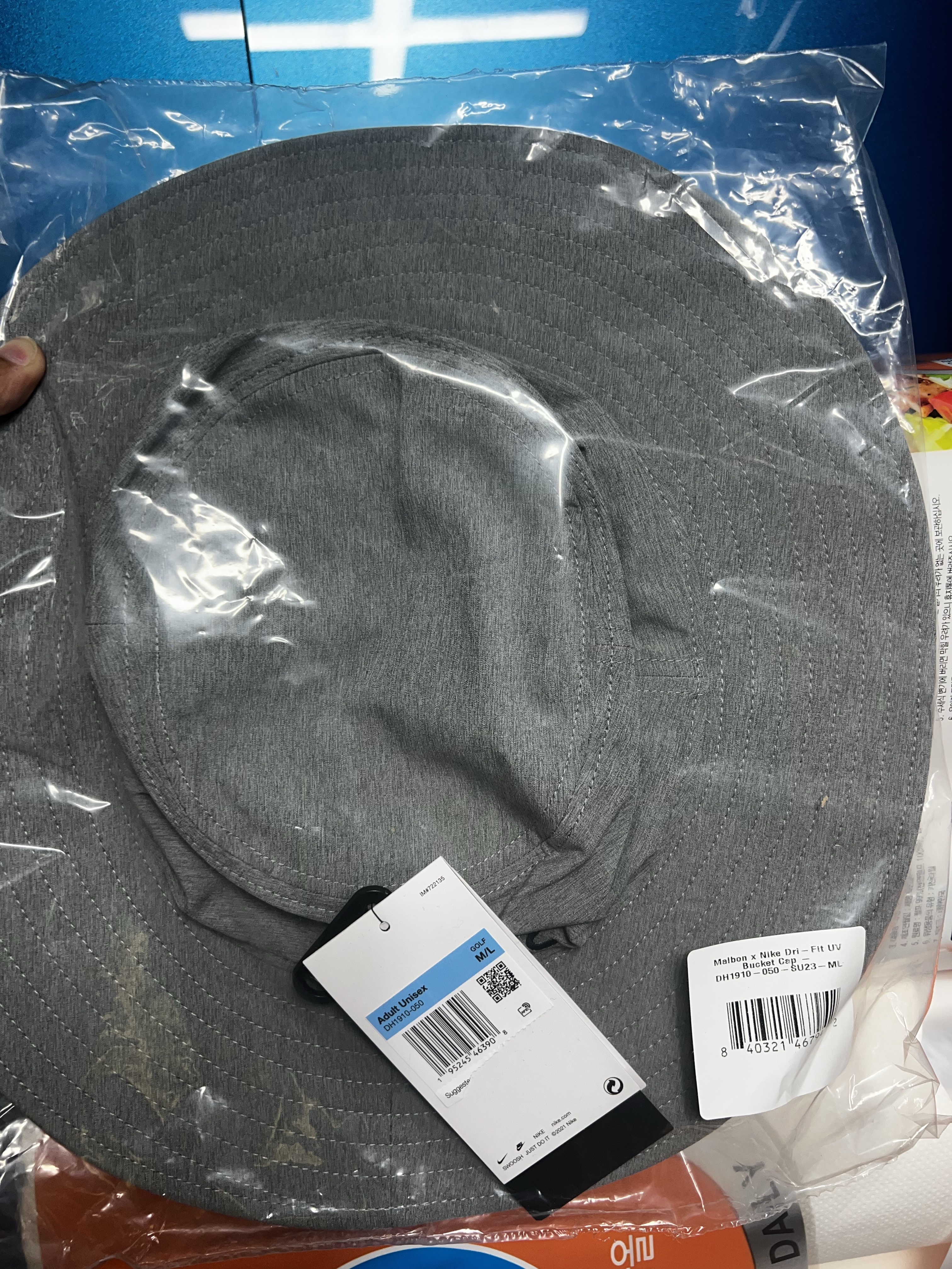 Malbon Golf x Nike Dri-Fit UV Bucket Cap Grey 착용 스타일