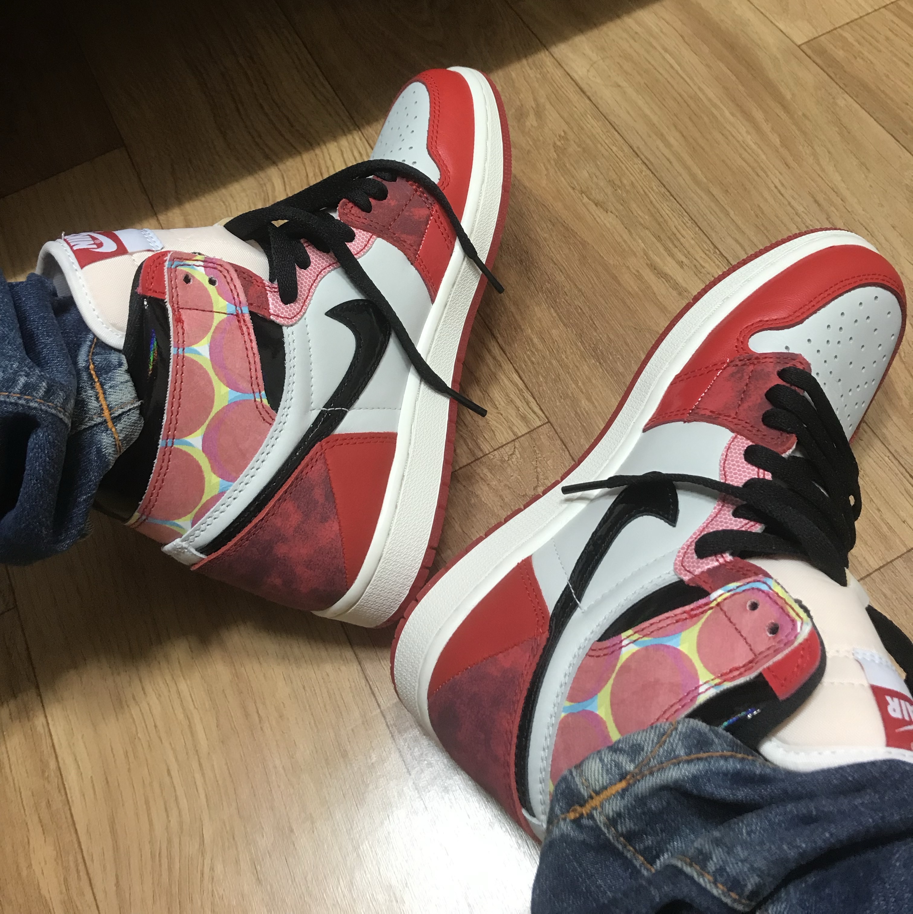 Jordan 1 Retro High Spider-Man Next Chapter 착용 스타일 - 1