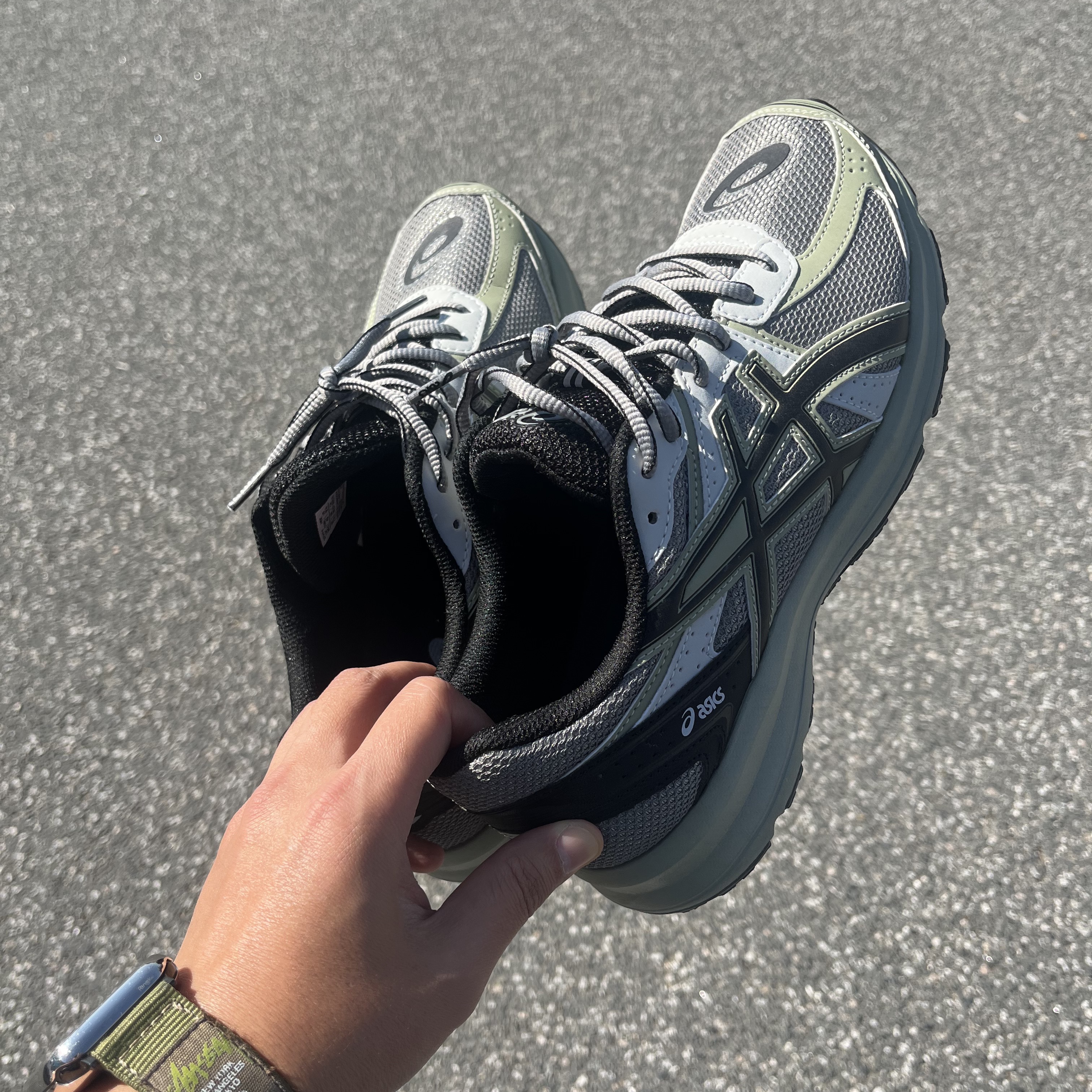 Asics Jog 100 S Sheet Rock - 2E Wide 착용 스타일 - 1