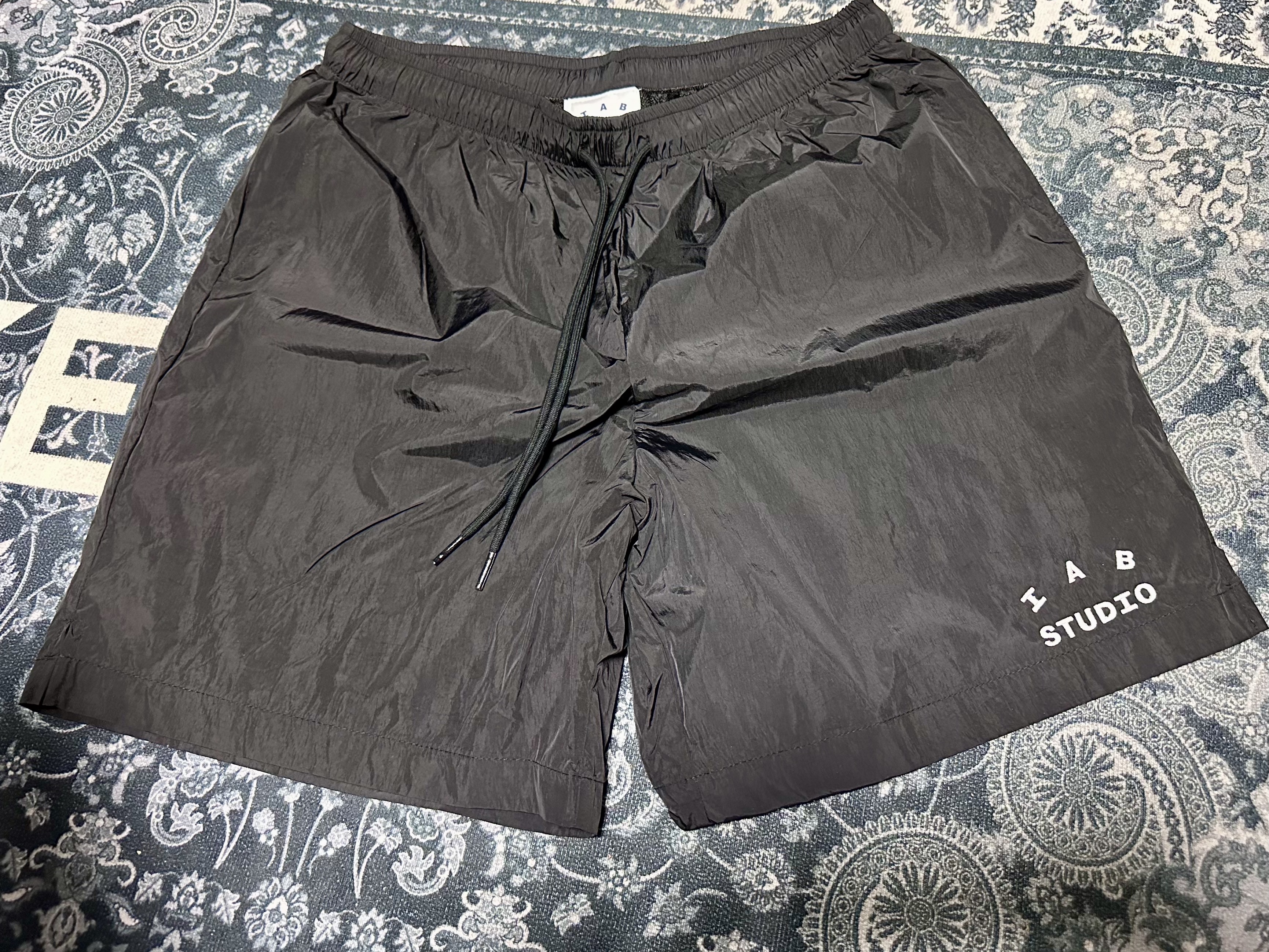 IAB Studio Woven Shorts Black - 23FW 착용 스타일