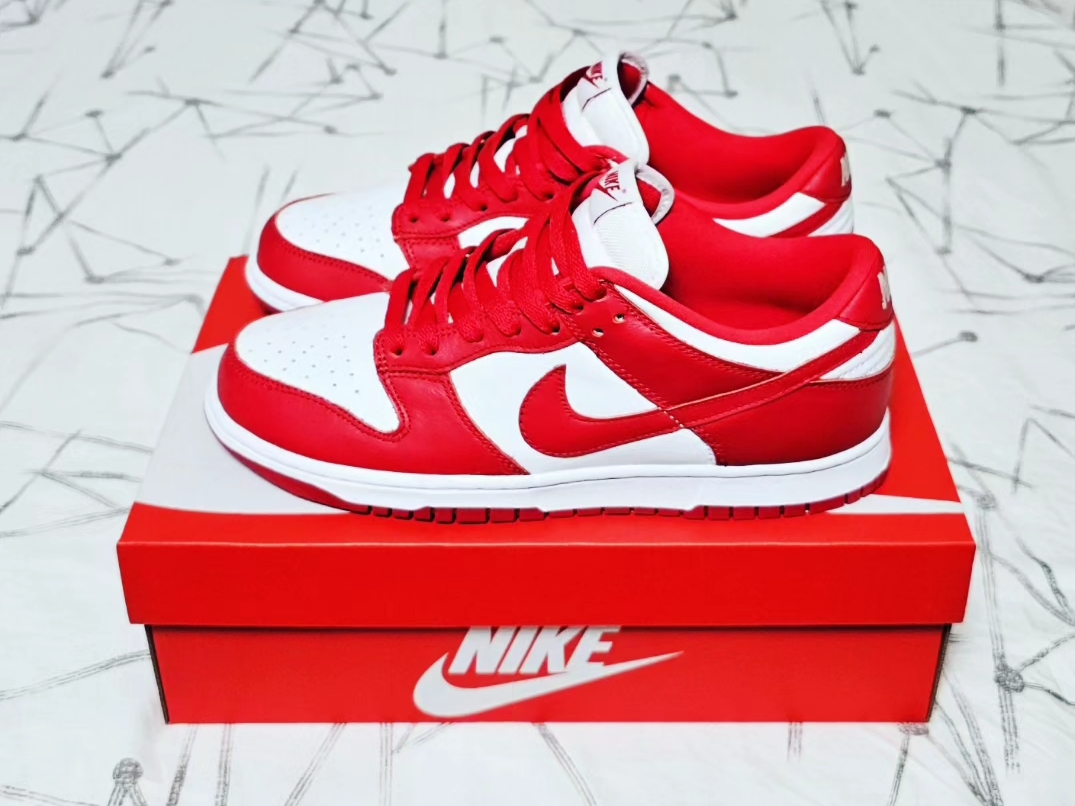 Nike Dunk Low SP White and University Red 2023 착용 스타일 - 2