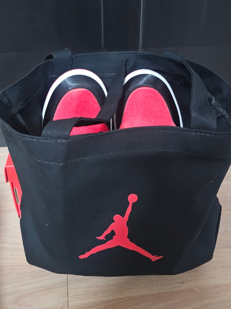 (W) Jordan 1 Retro High OG Satin Bred 착용 스타일 - 5