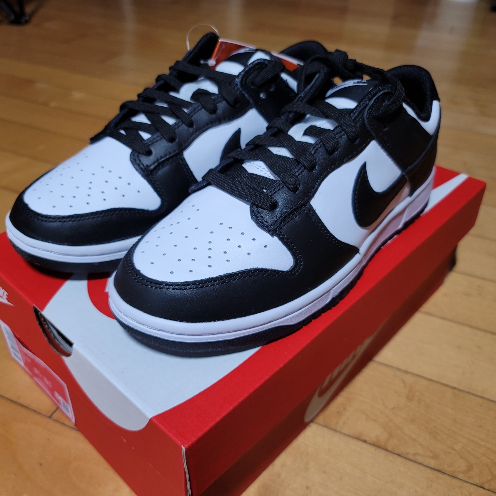 Nike Dunk Low Retro Black 착용 스타일 - 2