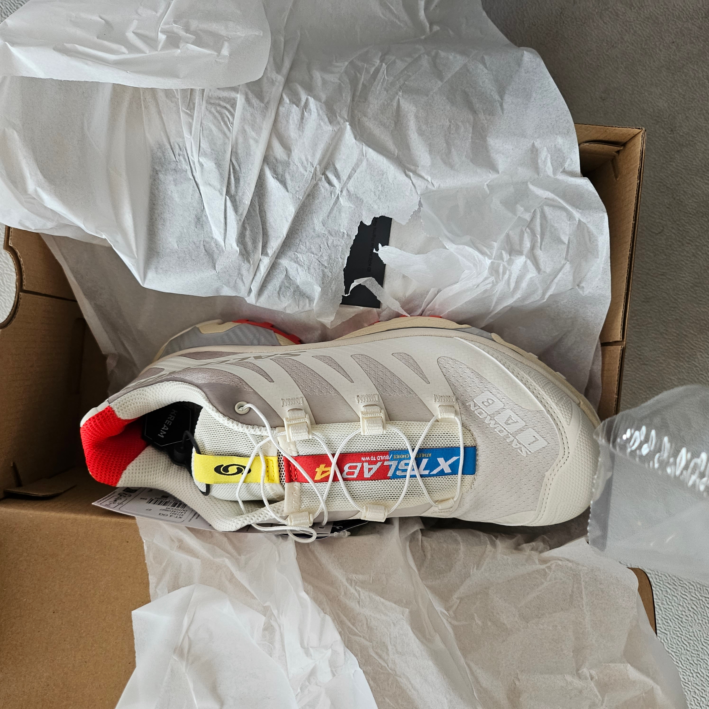 Salomon XT-4 Vanilla Ice 착용 스타일 - 2