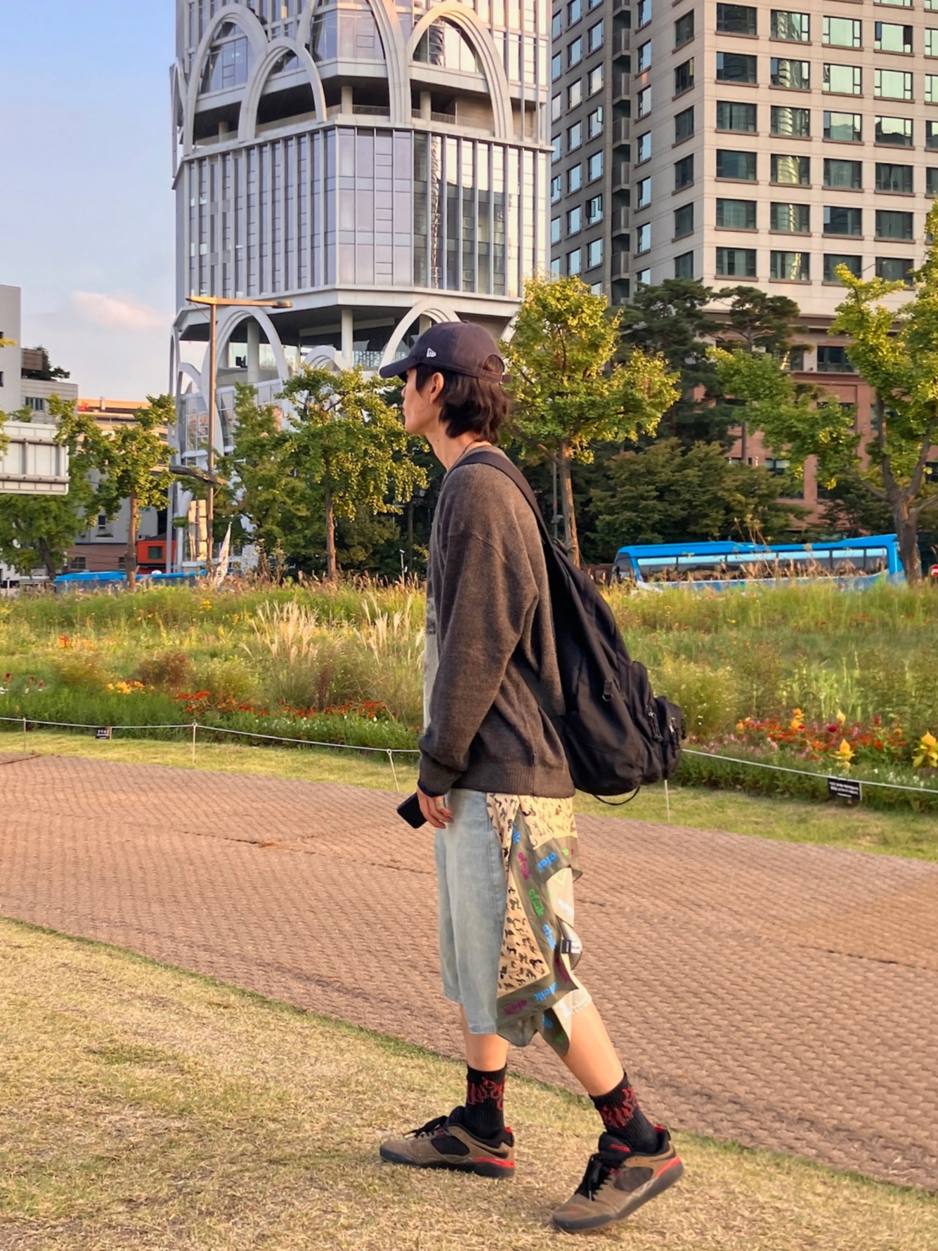 Nike SB Ishod Wair Light Olive, Supreme Baggy Denim Shorts Washed Blue - 23SS 착용 스타일 - 3