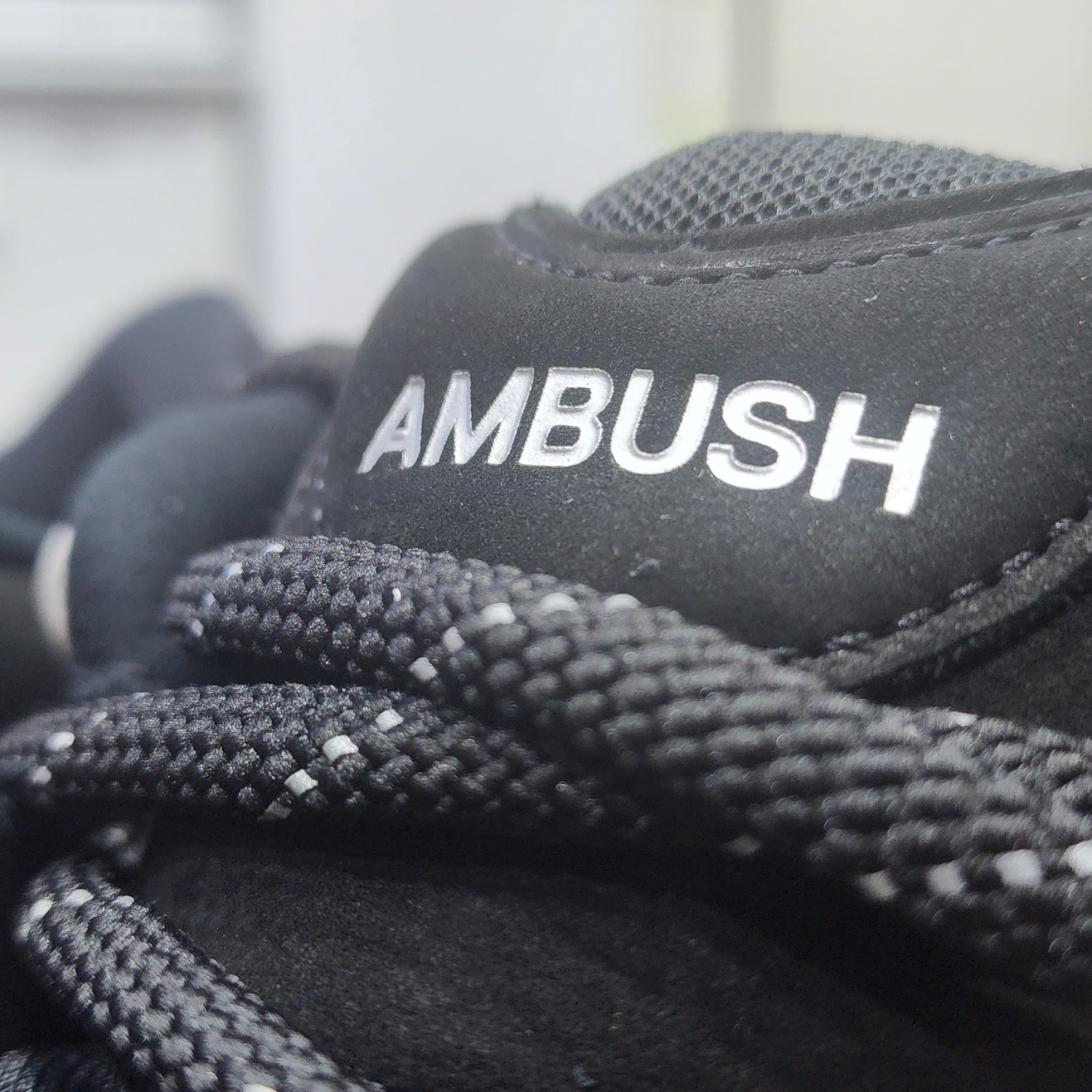 Nike x Ambush Air More Uptempo Low Black and White 착용 스타일 - 2