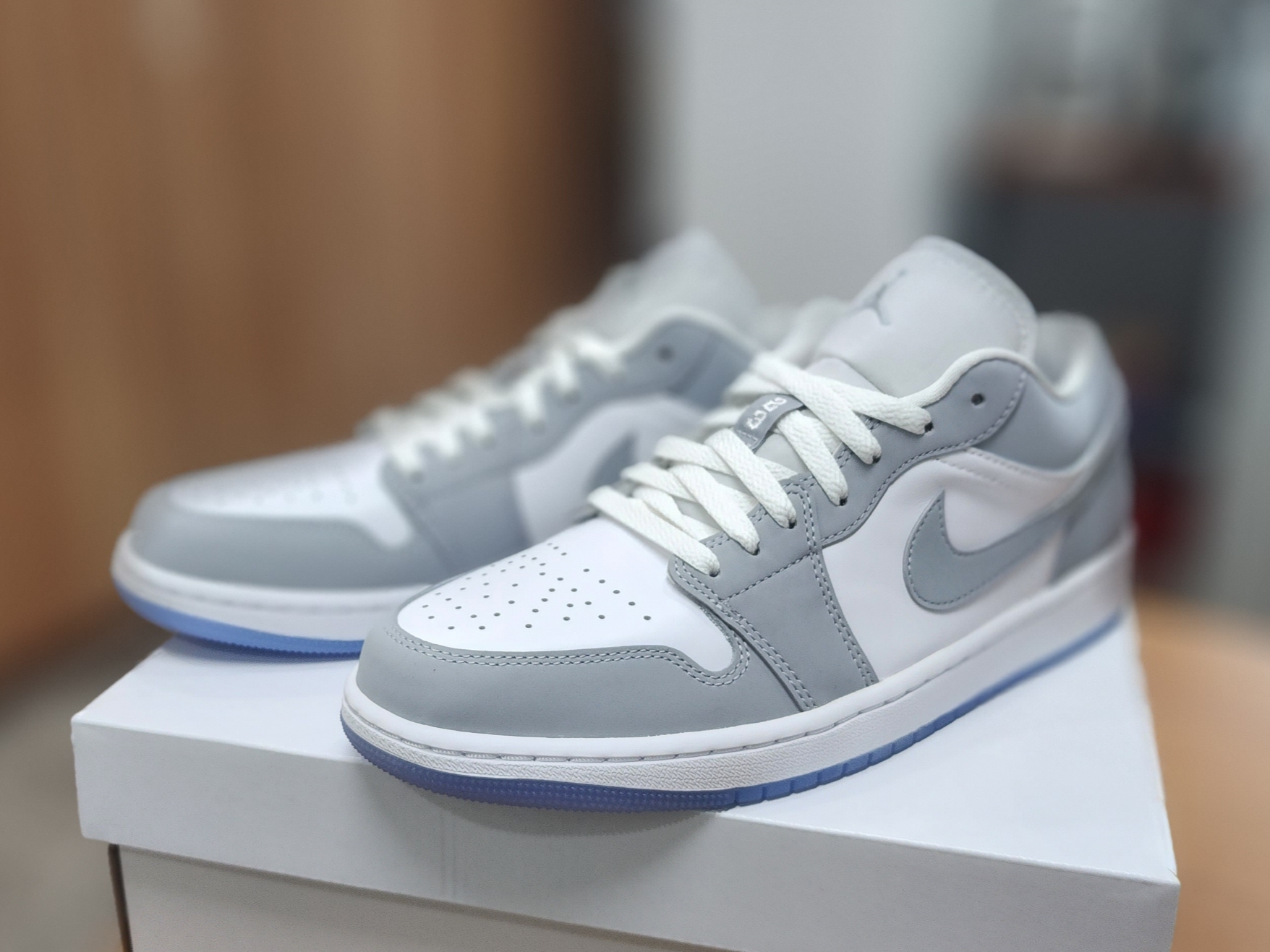 (W) Jordan 1 Low White Wolf Grey 착용 스타일 - 1