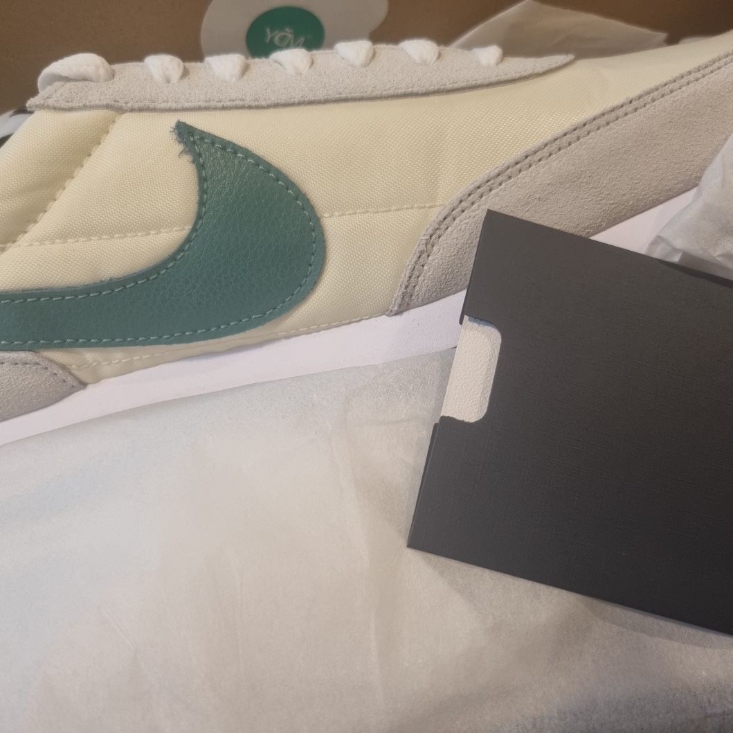 (W) Nike Daybreak Coconut Milk Green 착용 스타일