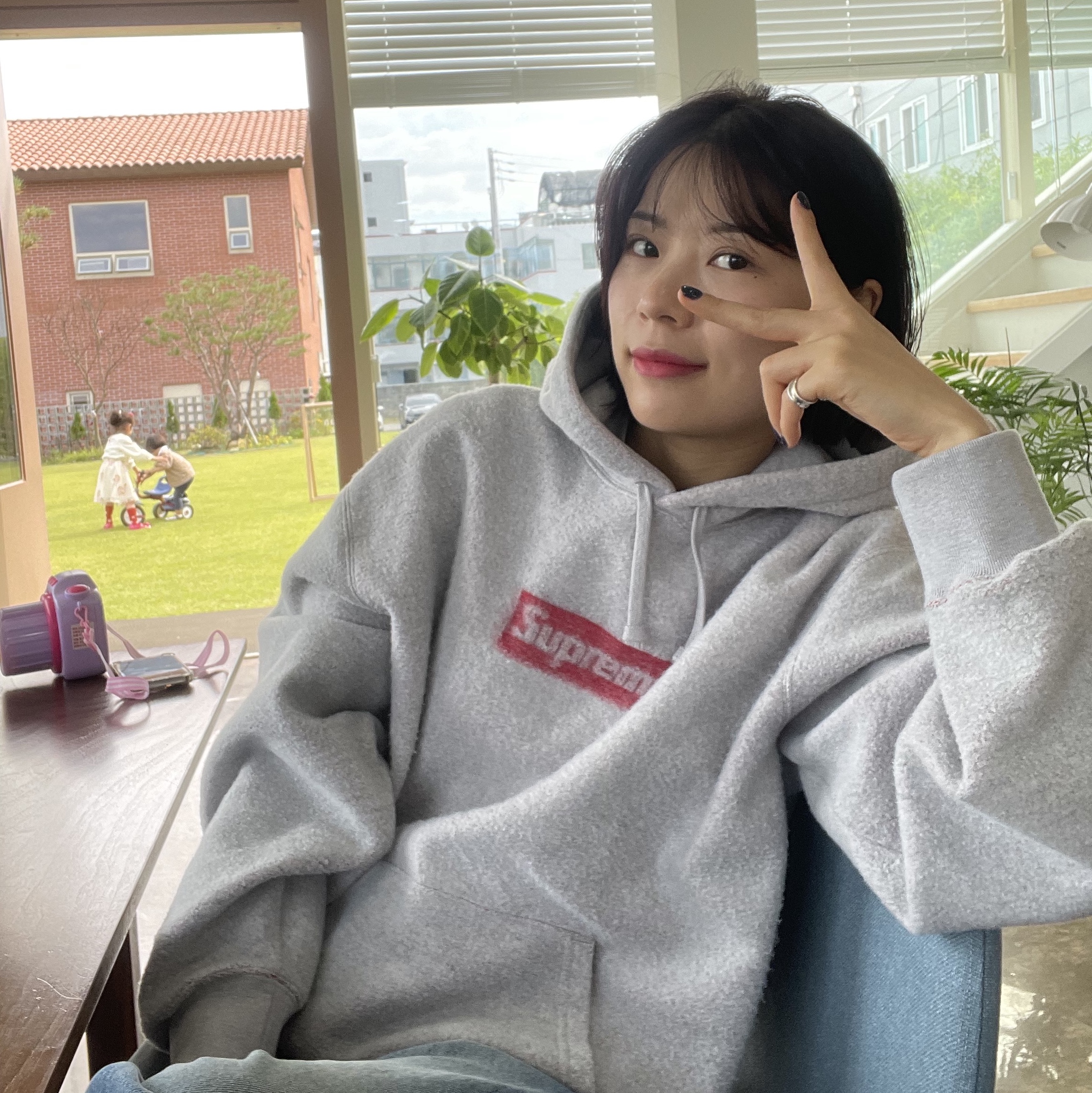 Supreme Inside Out Box Logo Hooded Sweatshirt Heather Grey - 23SS 착용 스타일