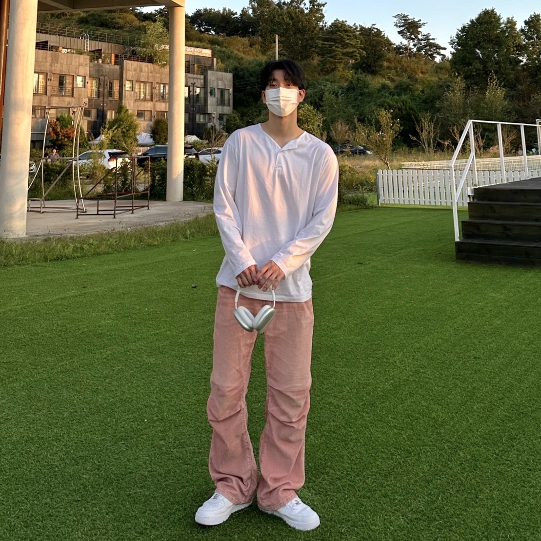 Nike Air Force 1 '07 Low White, Apple AirPods Max Lightning Silver (Korean Ver.) 착용 스타일 - 5
