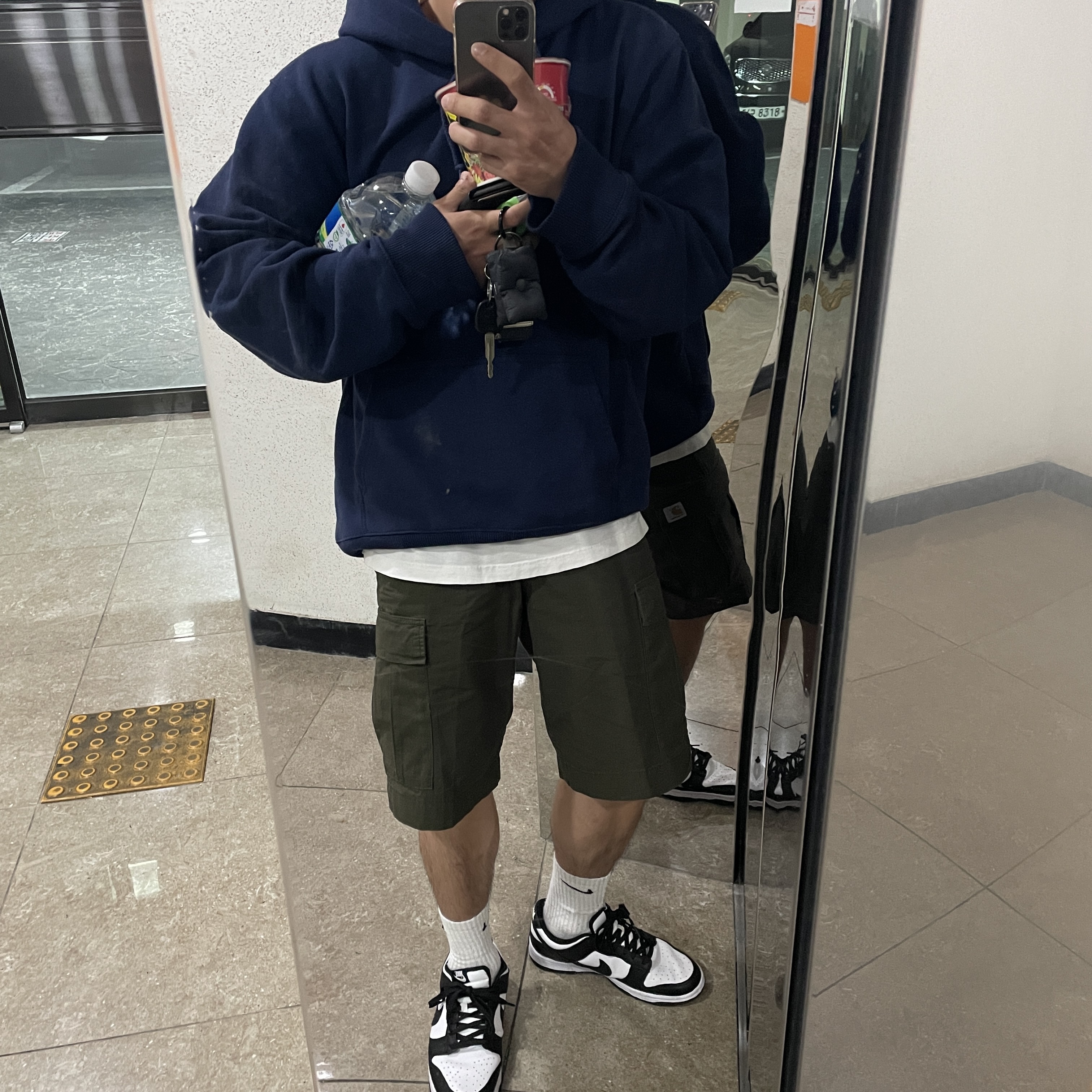 Stussy 8 Ball Fade Hoodie Navy, Nike Dunk Low Retro Black 착용 스타일