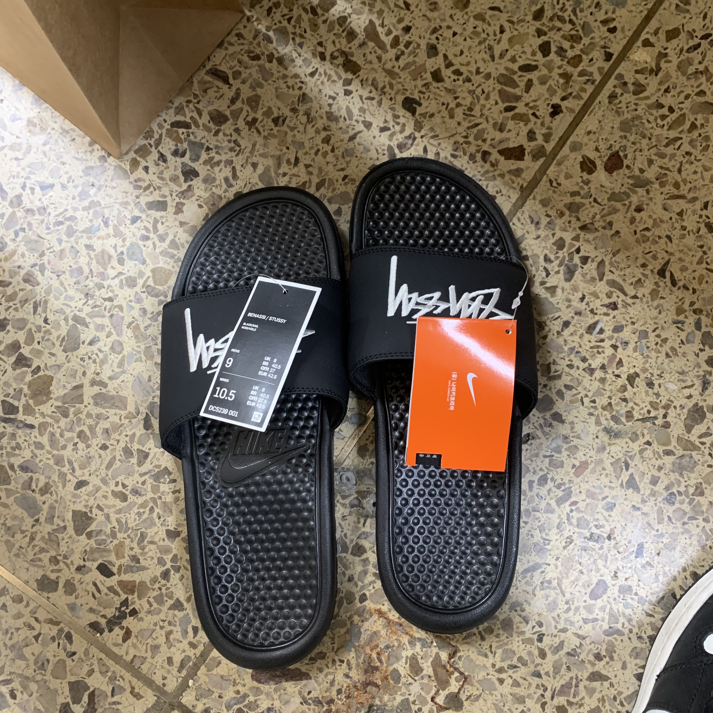 Nike x Stussy Benassi Slide Black 착용 스타일