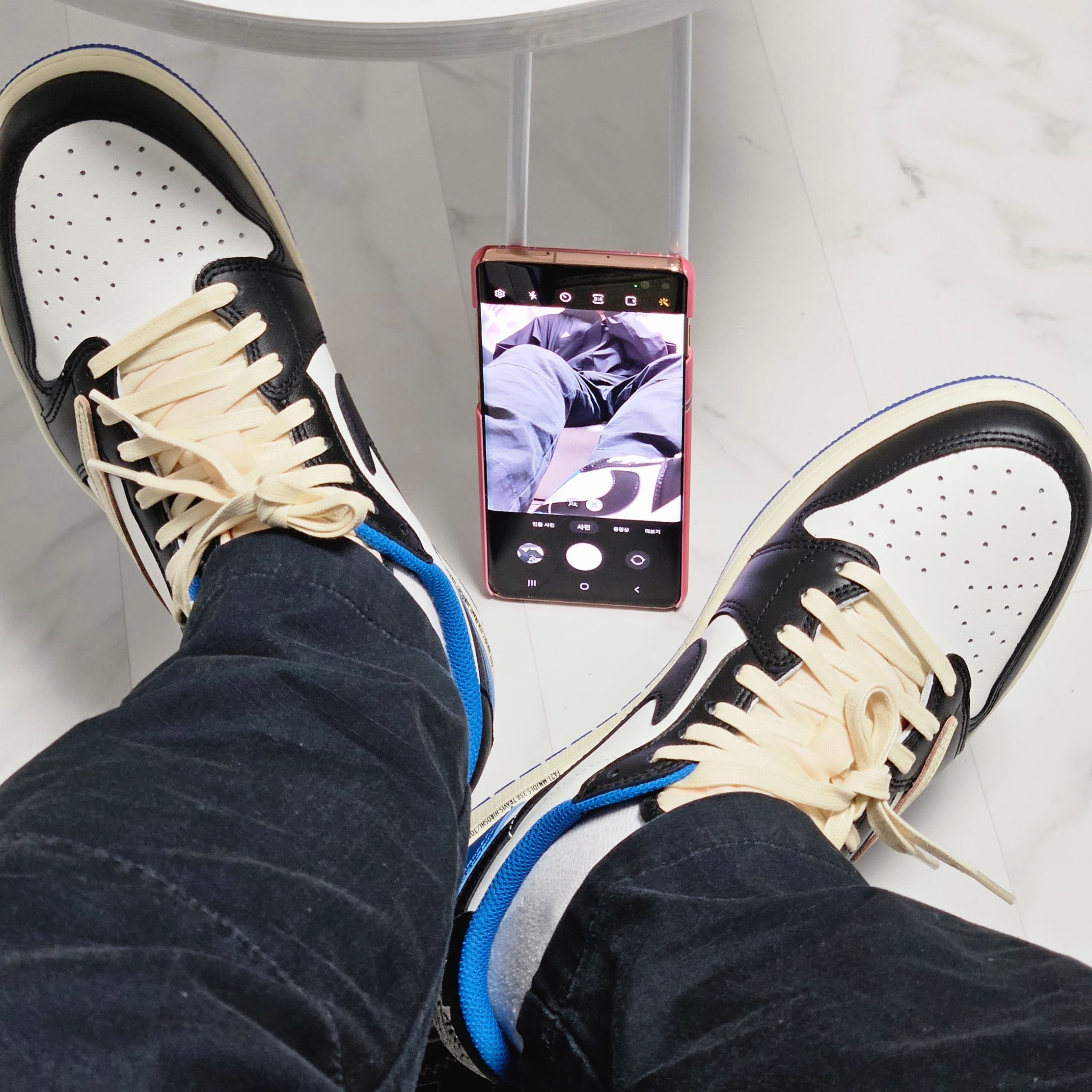 Jordan 1 x Travis Scott x Fragment Retro Low OG SP Military Blue 착용 스타일