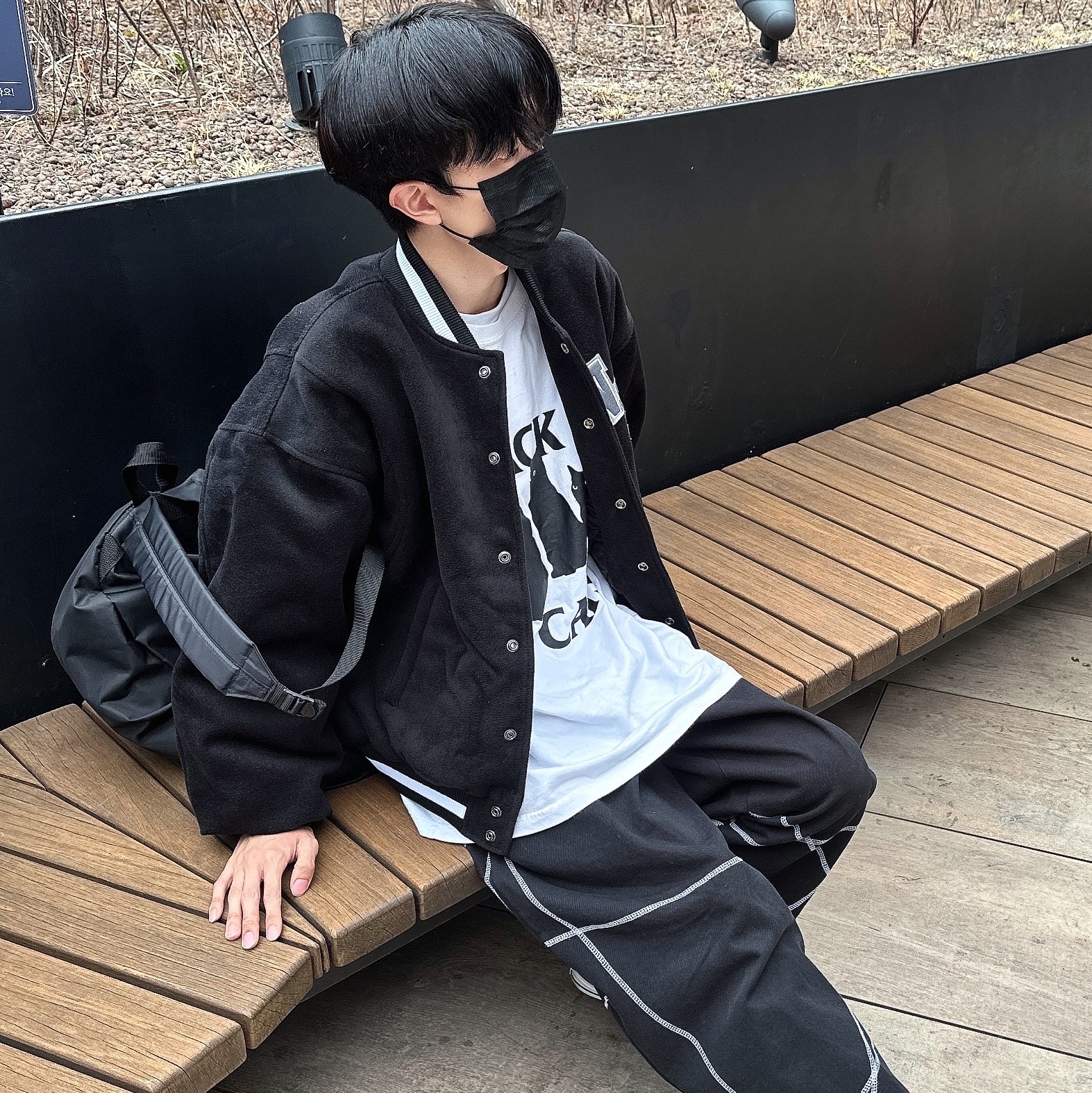 CDG Backpack Black 착용 스타일