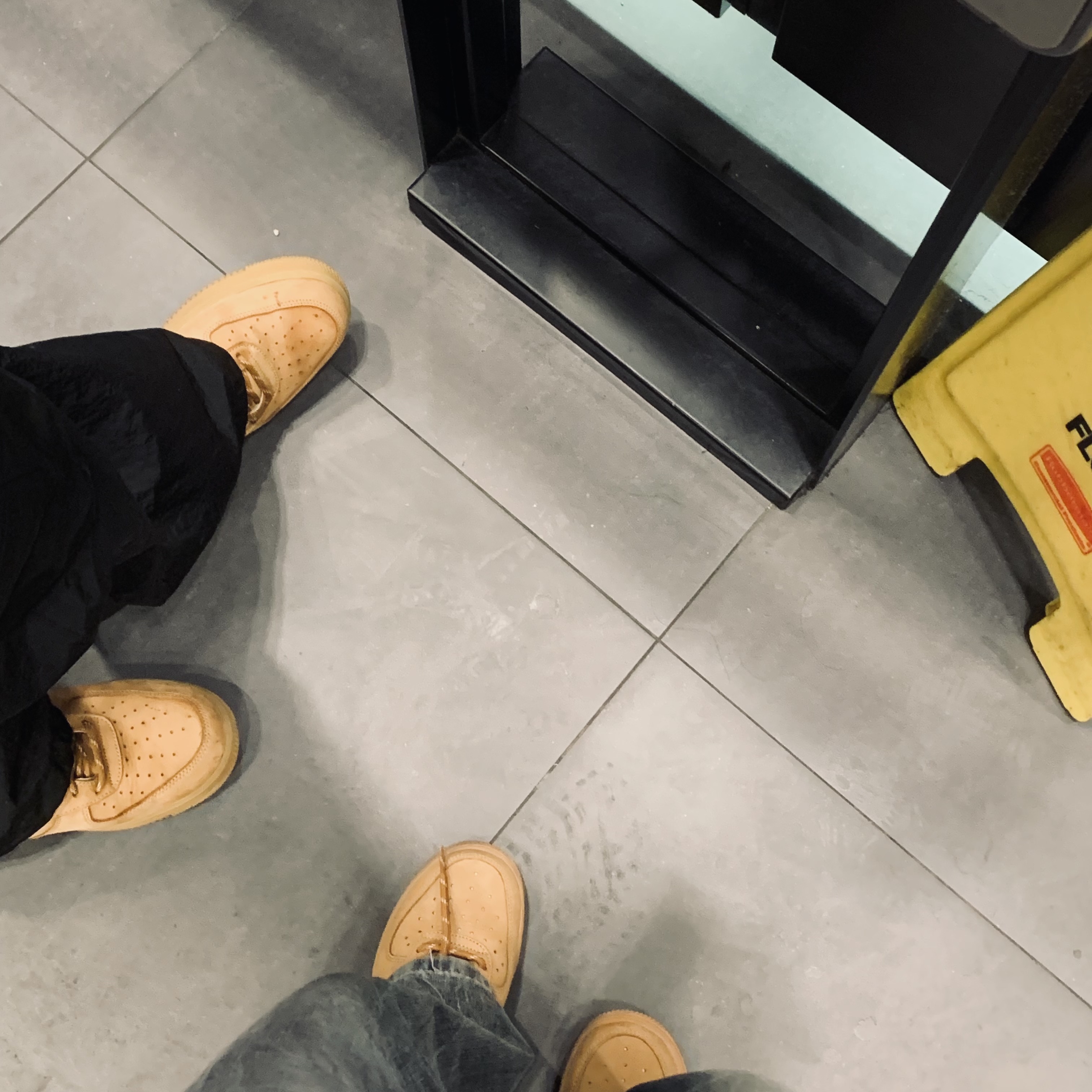 Nike Air Force 1 '07 WB Flax 착용 스타일