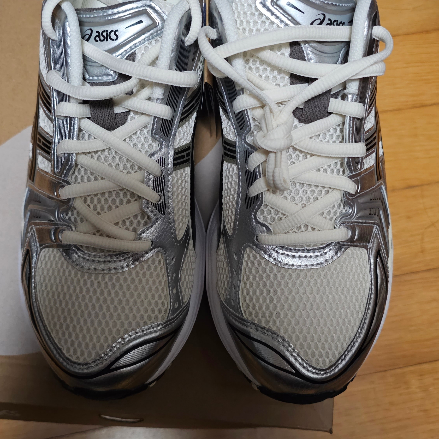 Asics Gel-Kayano 14 Cream Black 착용 스타일