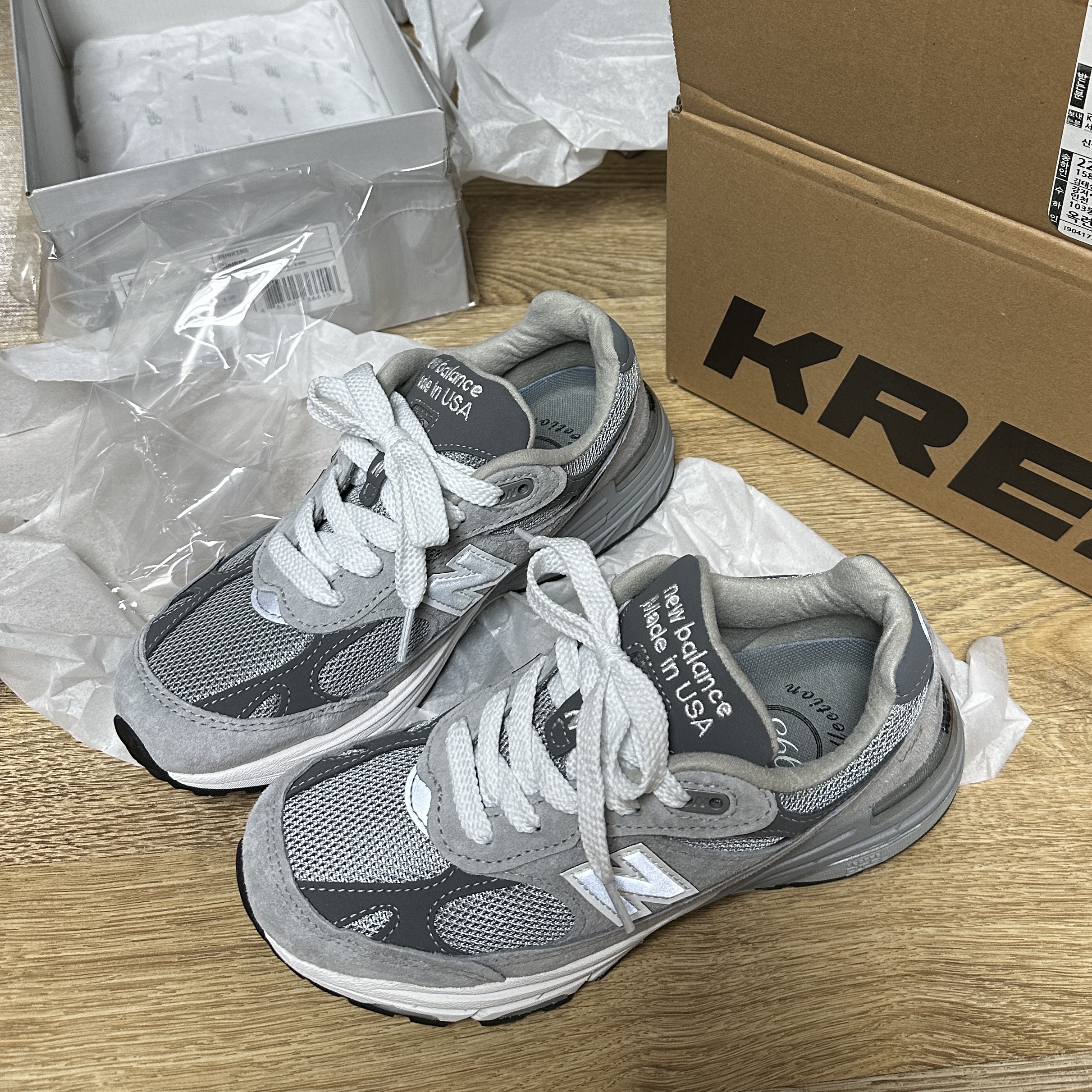 (W) New Balance 993 Made in USA Grey - B Standard 착용 스타일 - 1