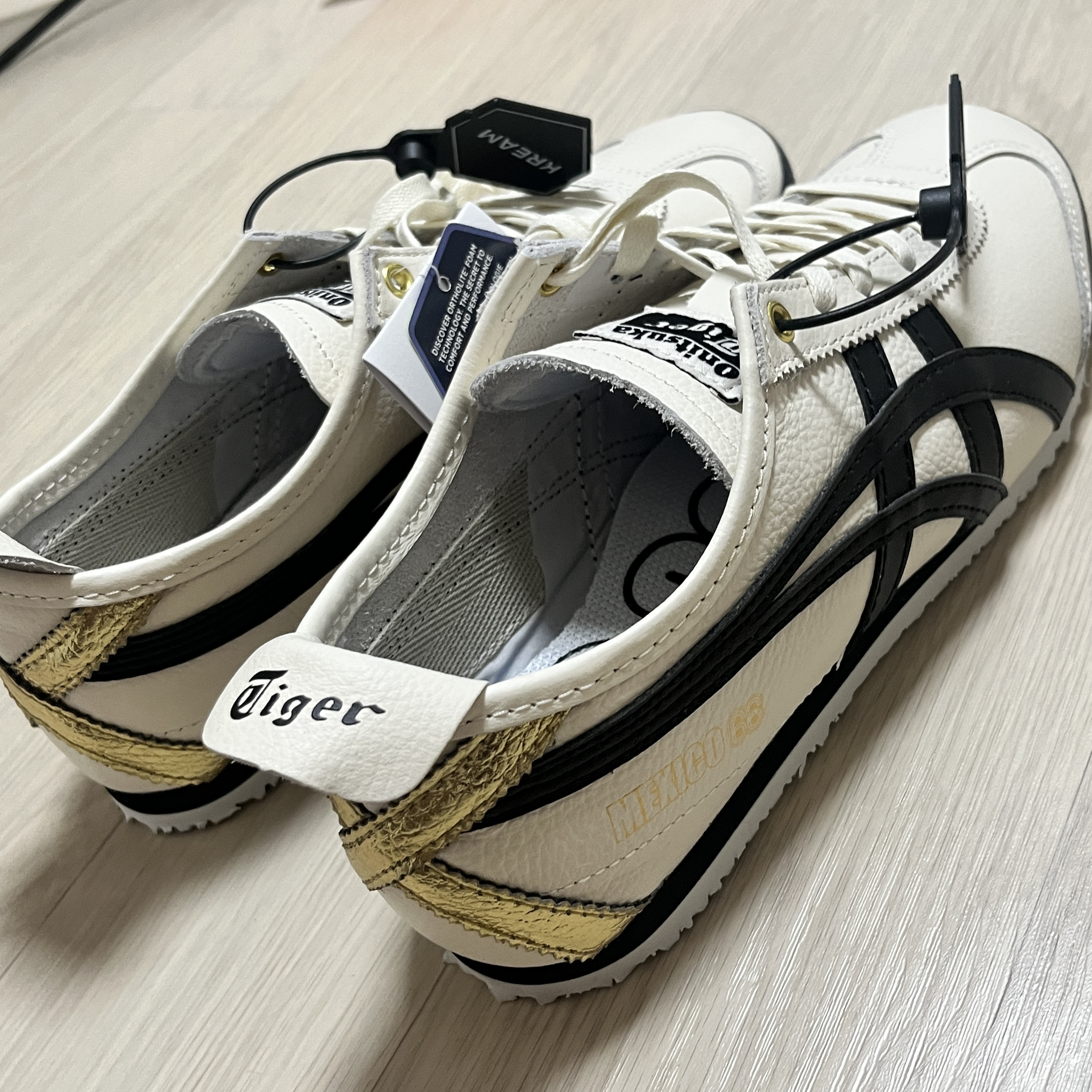 Onitsuka Tiger Mexico 66 Cream Black 착용 스타일 - 4