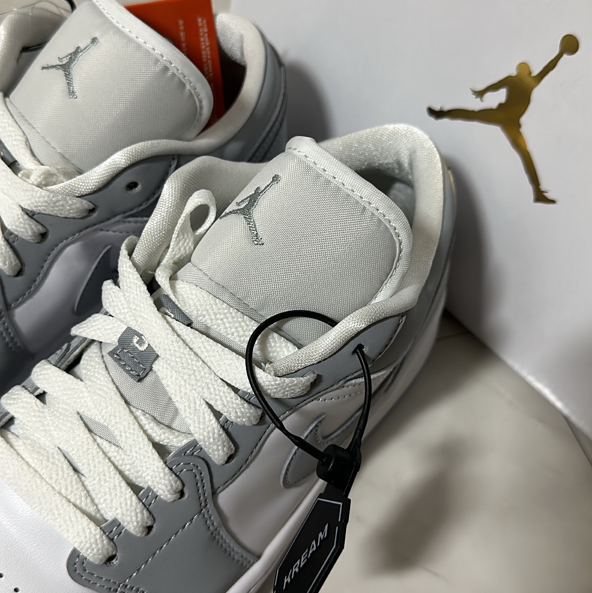 (W) Jordan 1 Low White Wolf Grey 착용 스타일 - 2