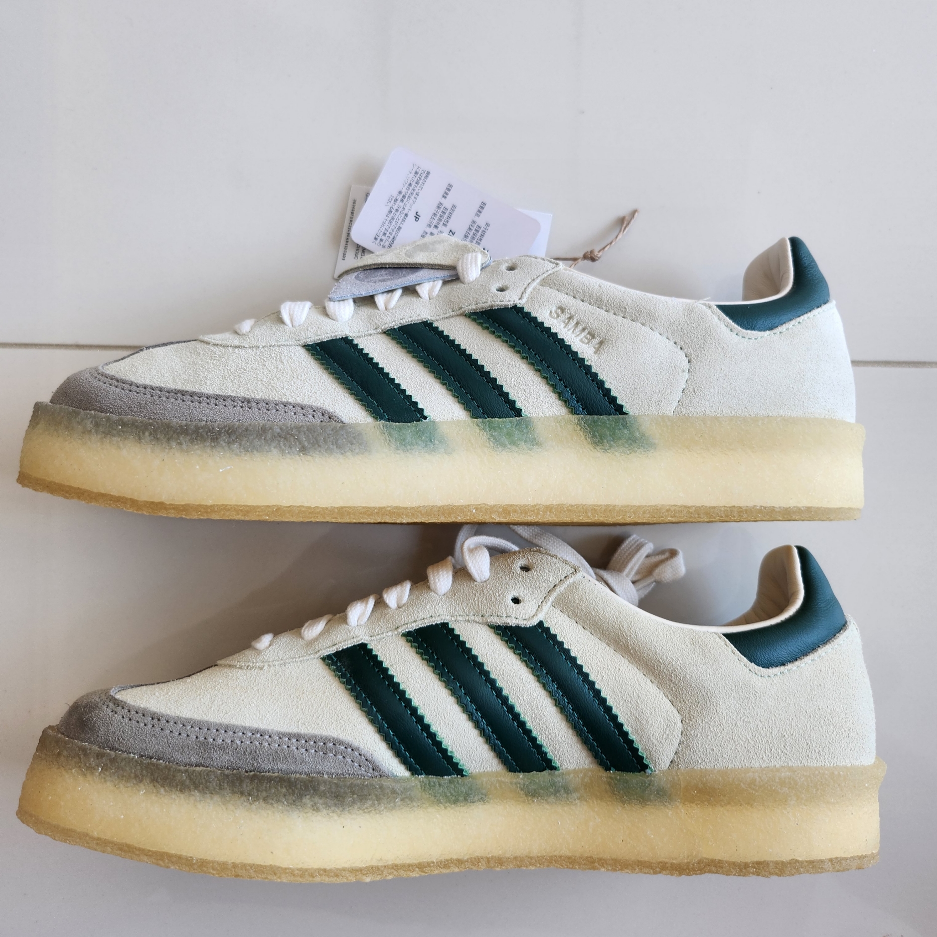Adidas x Clarks x Ronnie Fieg 8th Street Samba Chalk White Green 착용 스타일 - 3