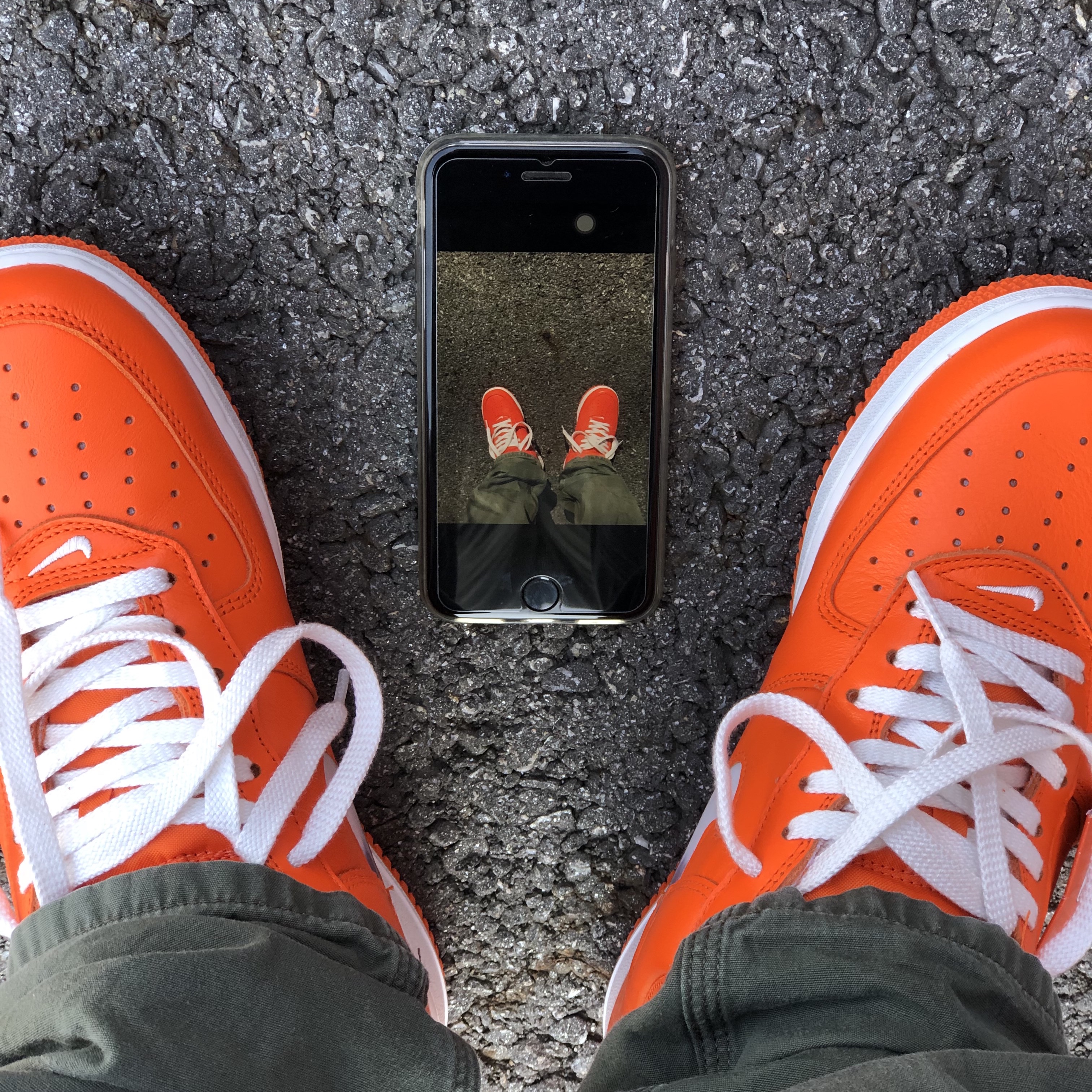 Nike Air Force 1 Low Retro Color of The Month Safety Orange 착용 스타일