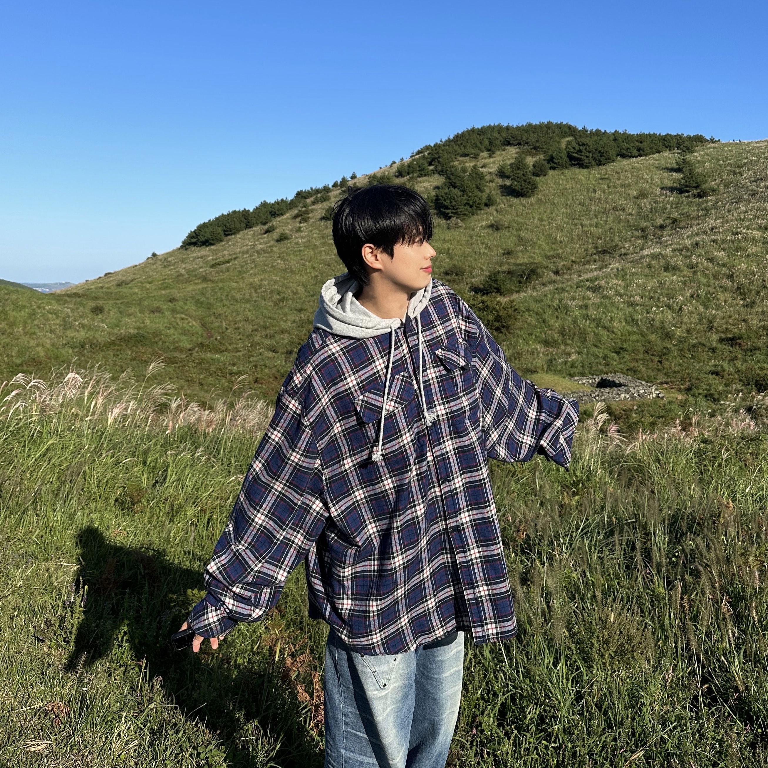 Project G/R Reversible Hoodie Check Shirts Navy, Balenciaga 3XL Sneakers Light Beige 착용 스타일 - 2