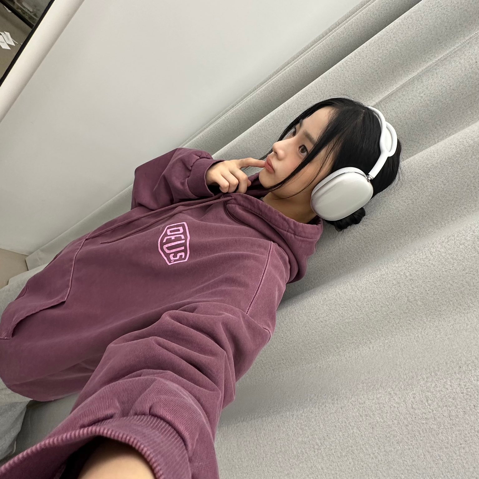 Apple AirPods Max Lightning Silver (Korean Ver.), Deus Ex Machina Tokyo Asakusa Address Hoodie Black 착용 스타일 - 1