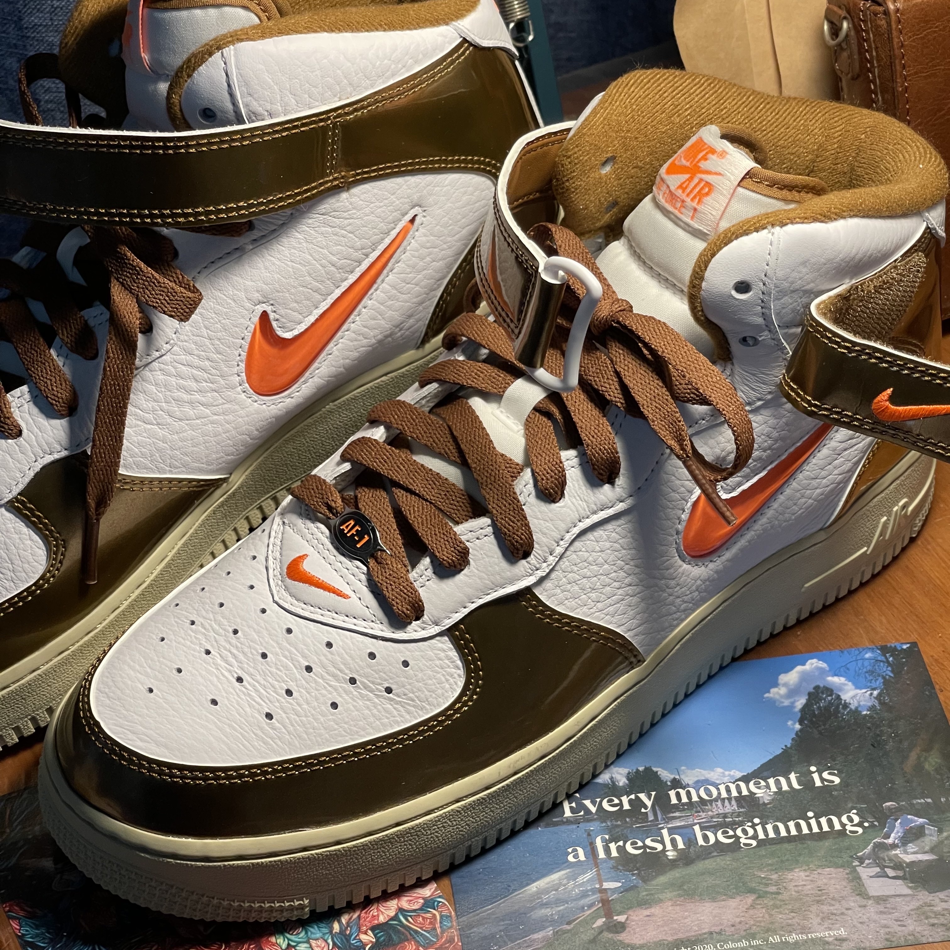 Nike Air Force 1 Mid QS Ale Brown 착용 스타일 - 1