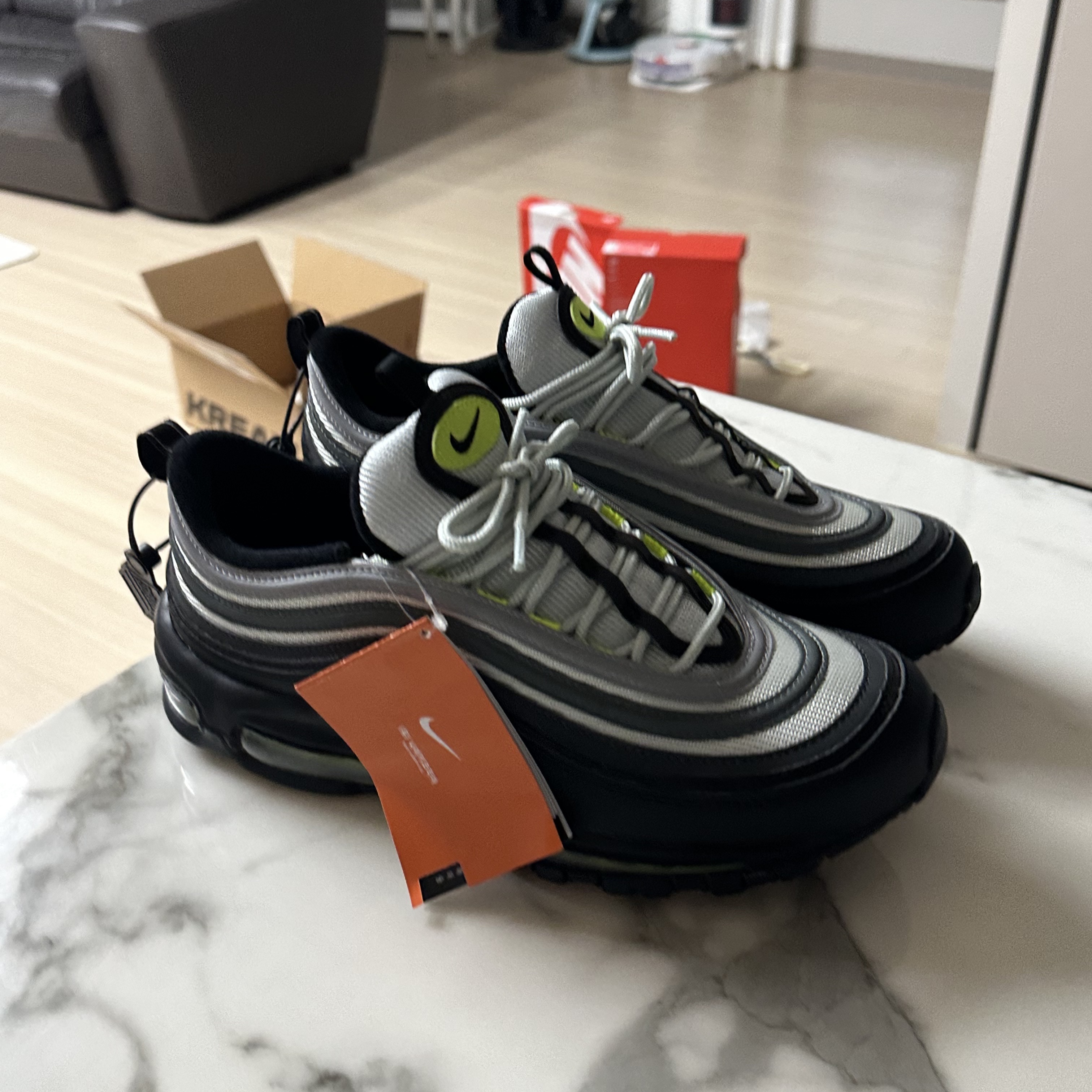 Nike Air Max 97 Pure Platinum Volt 착용 스타일 - 5