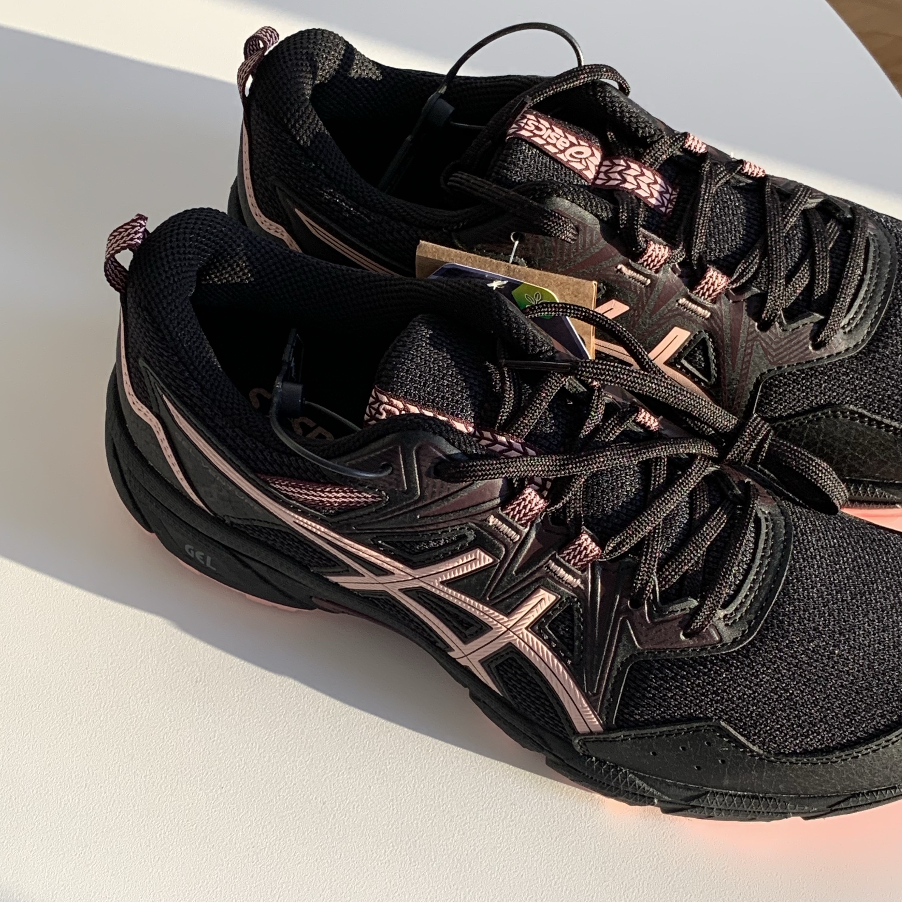 (W) Asics Gel-Venture 8 Black Frosted Rose 착용 스타일 - 2