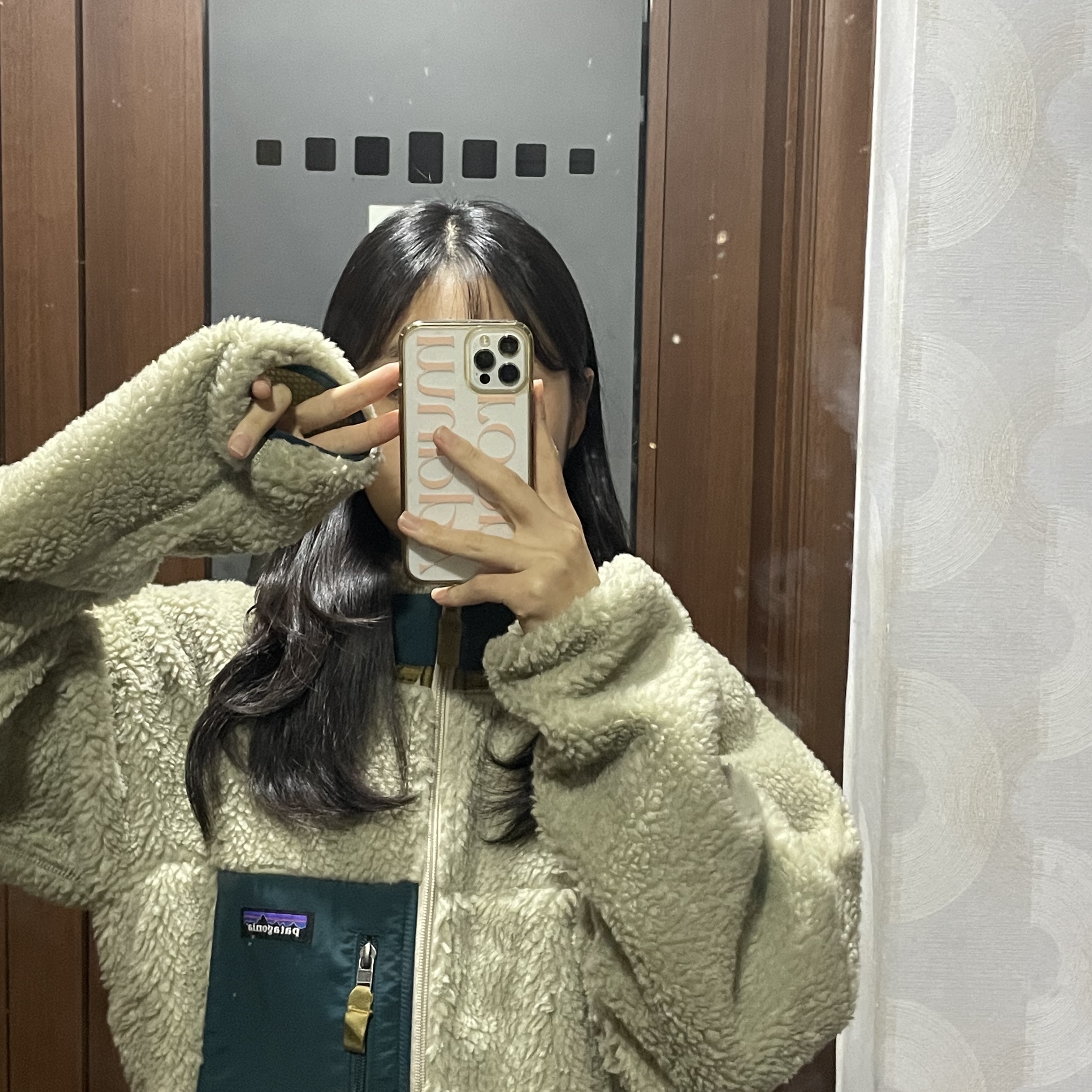 Patagonia Classic Retro-X Jacket Pelican Dark Borealis Green 착용 스타일 - 1